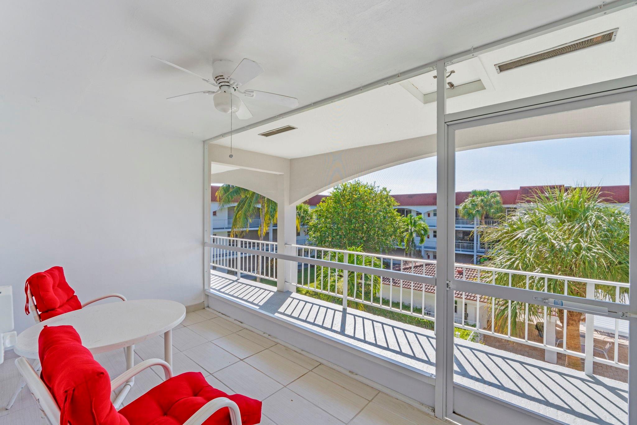 581 Blue Heron Dr 317-b Property Photo 4