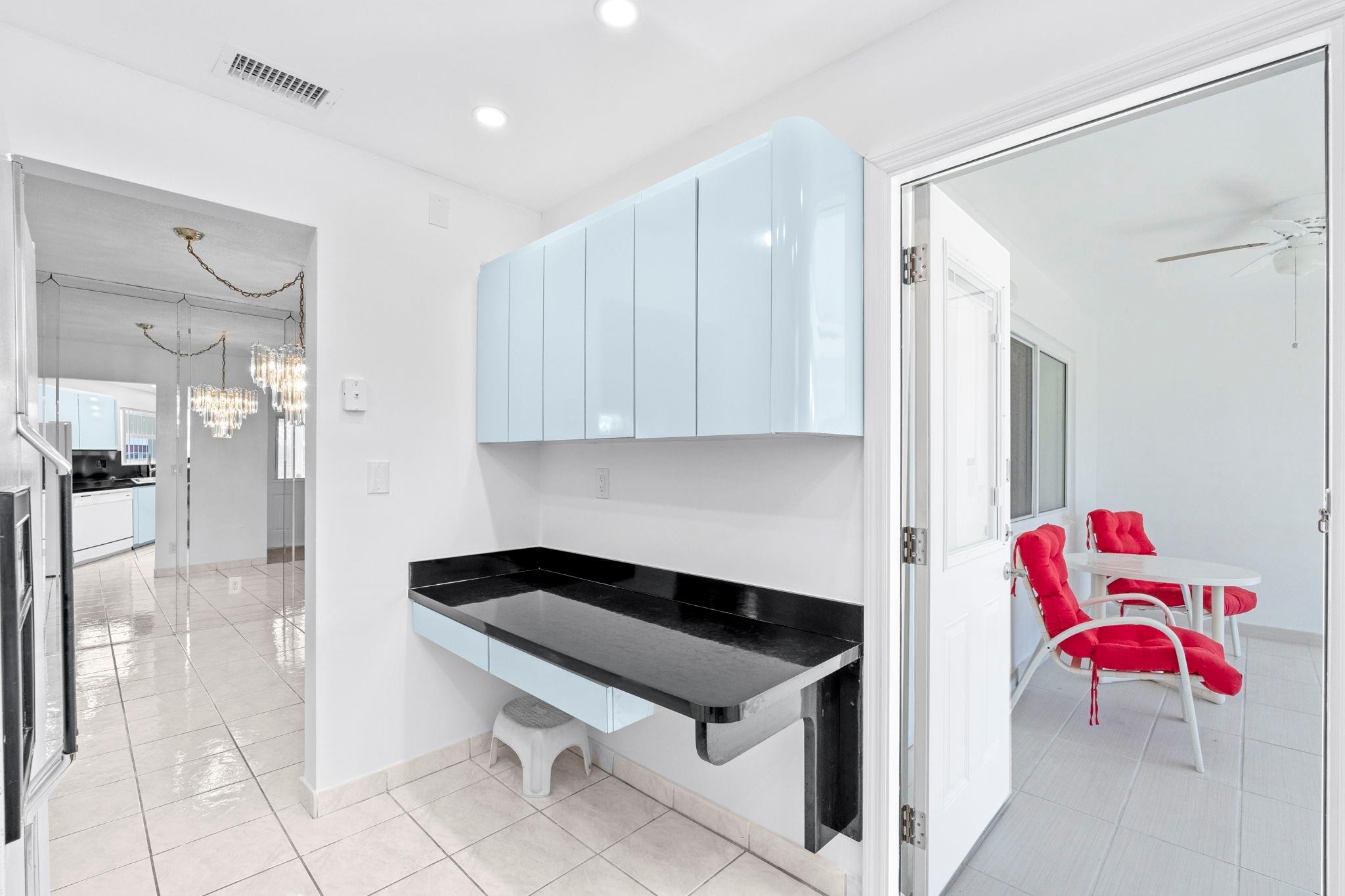 581 Blue Heron Dr 317-b Property Photo 6