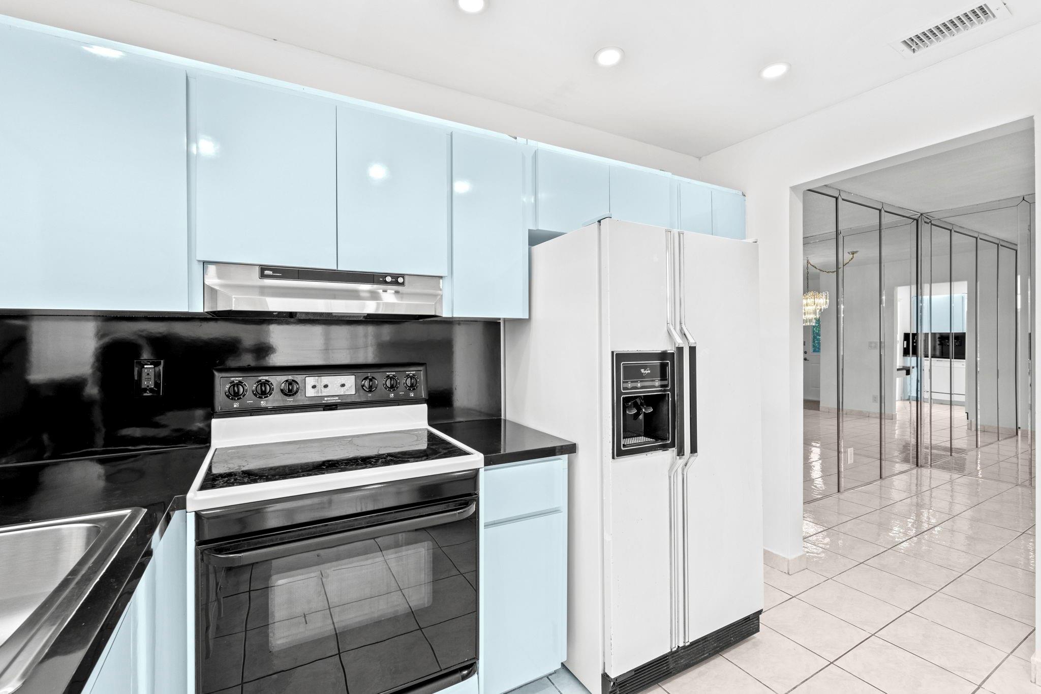 581 Blue Heron Dr 317-b Property Photo 8