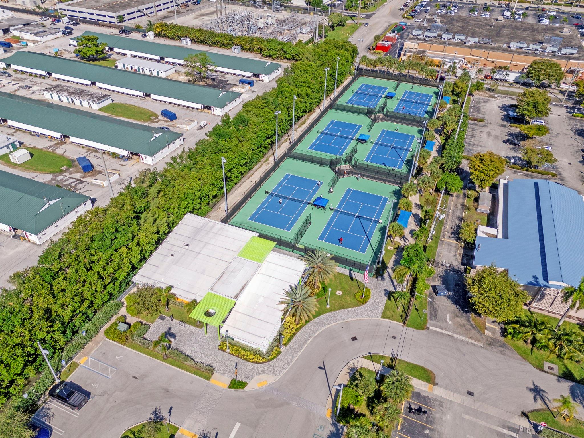 581 Blue Heron Dr 317-b Property Photo 23