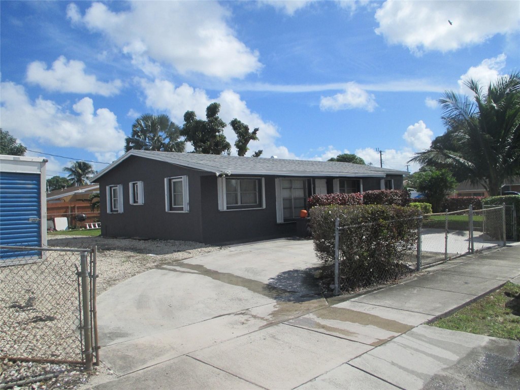 F10533494 Property Photo 1