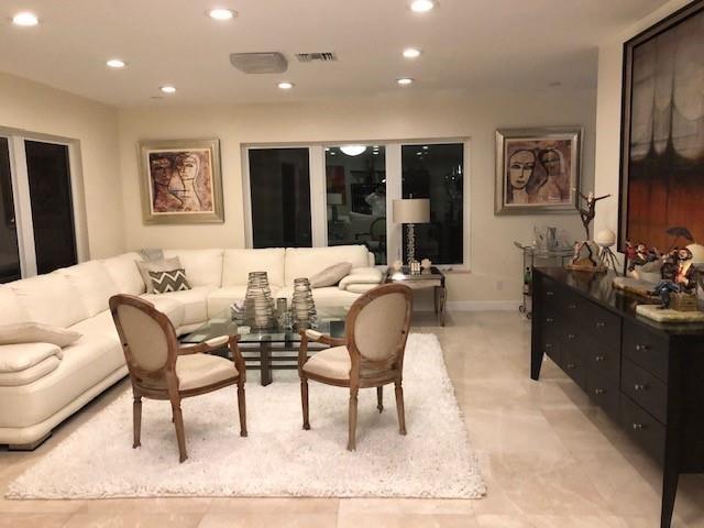 2201 Se 20th Property Photo 4