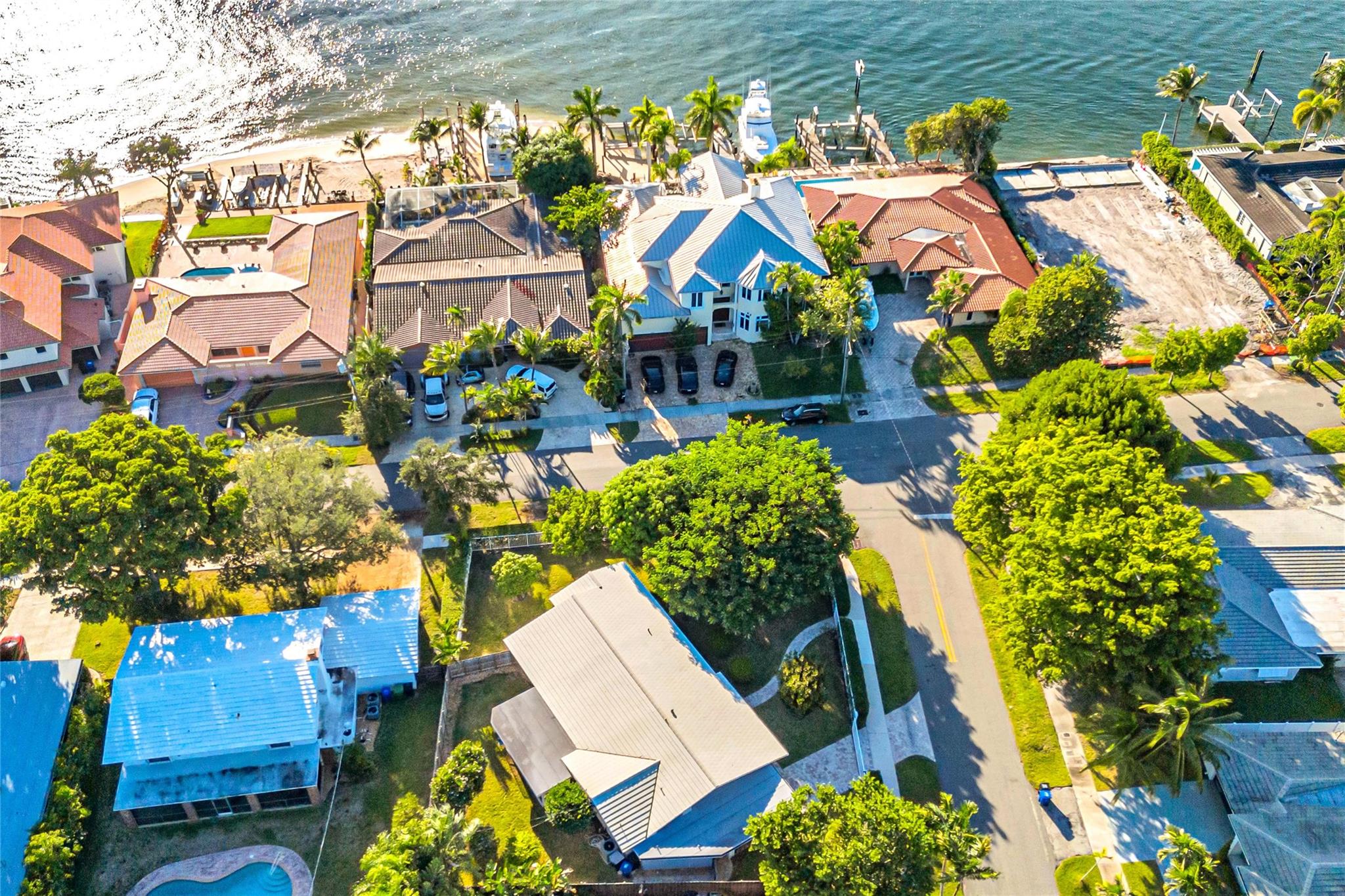 2100 Manatee Dr Property Photo 4