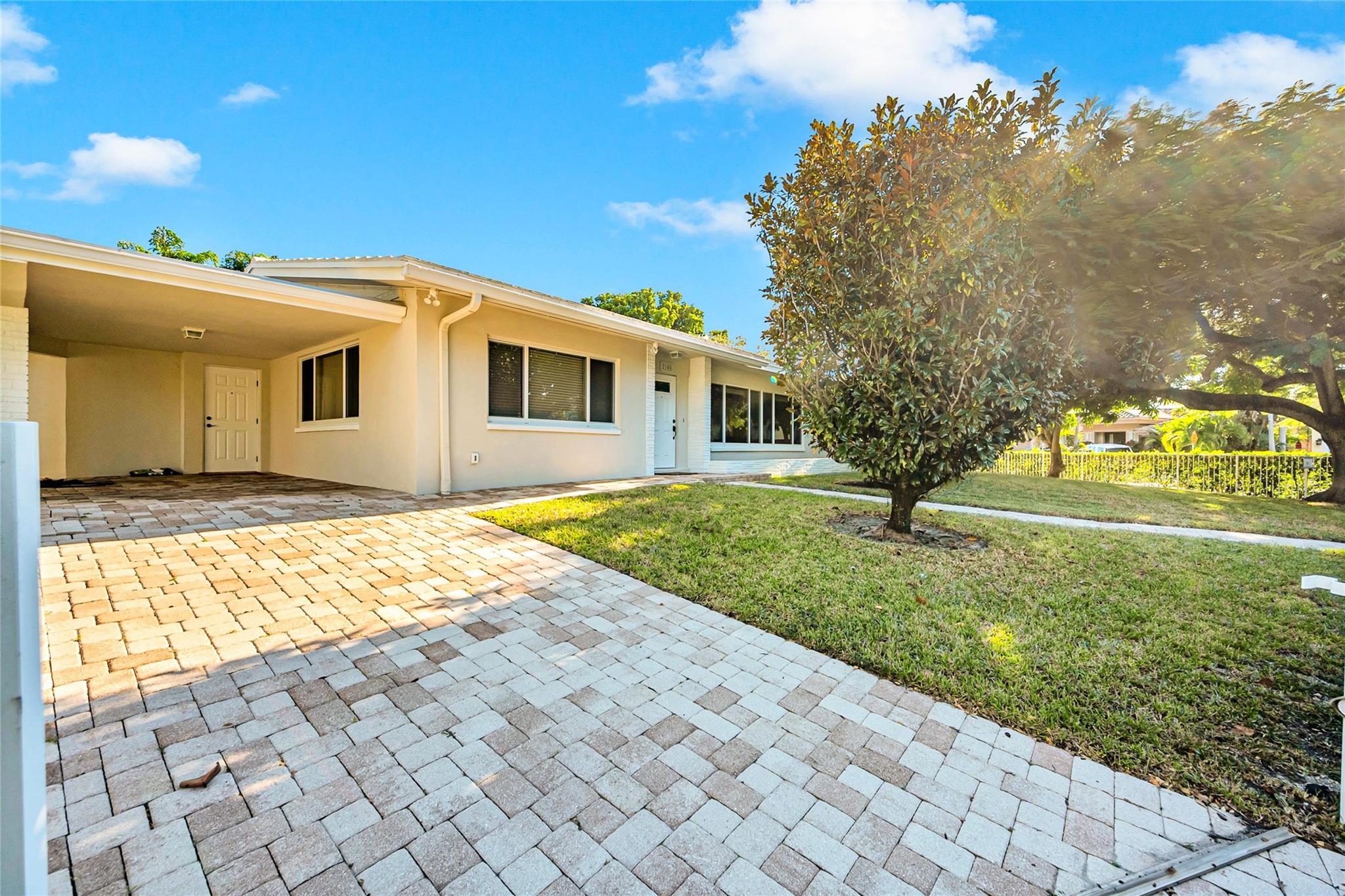 2100 Manatee Dr Property Photo 6