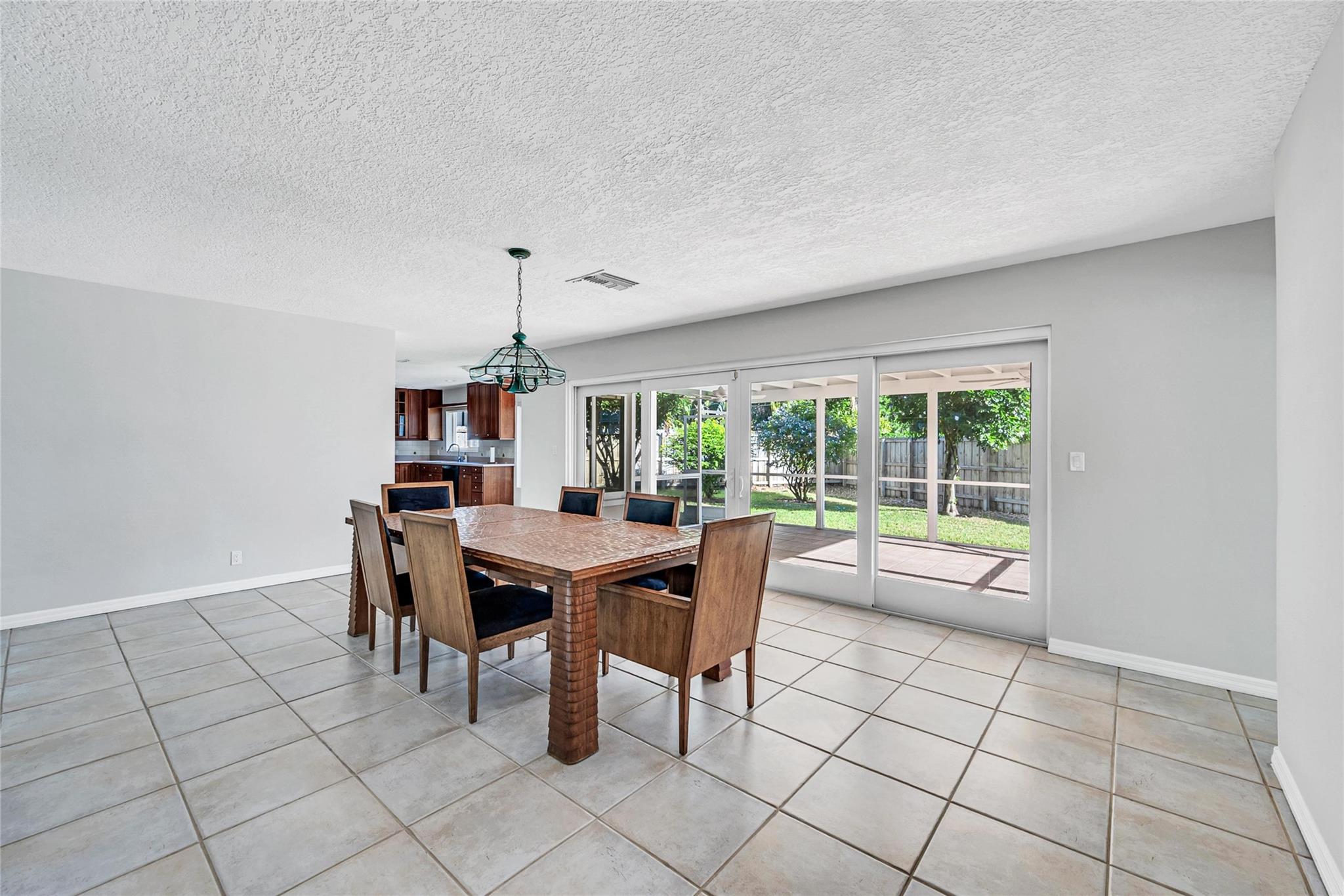 2100 Manatee Dr Property Photo 12