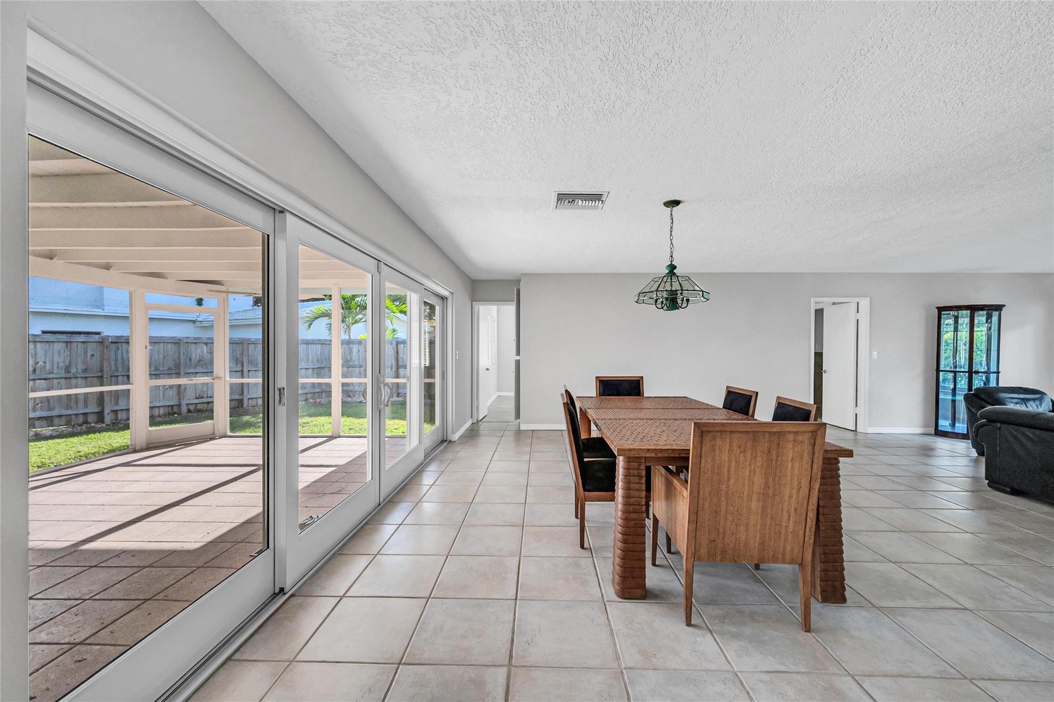 2100 Manatee Dr Property Photo 14