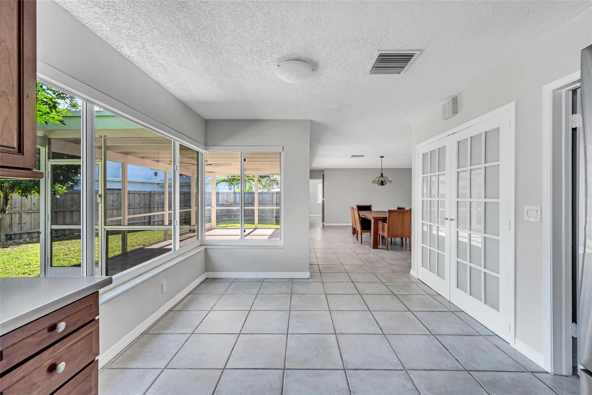 2100 Manatee Dr Property Photo 18