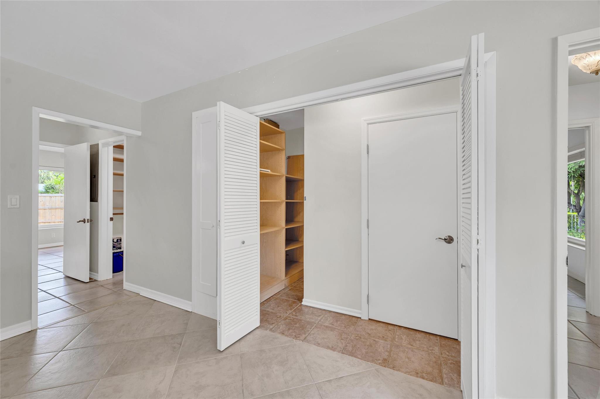 2100 Manatee Dr Property Photo 24