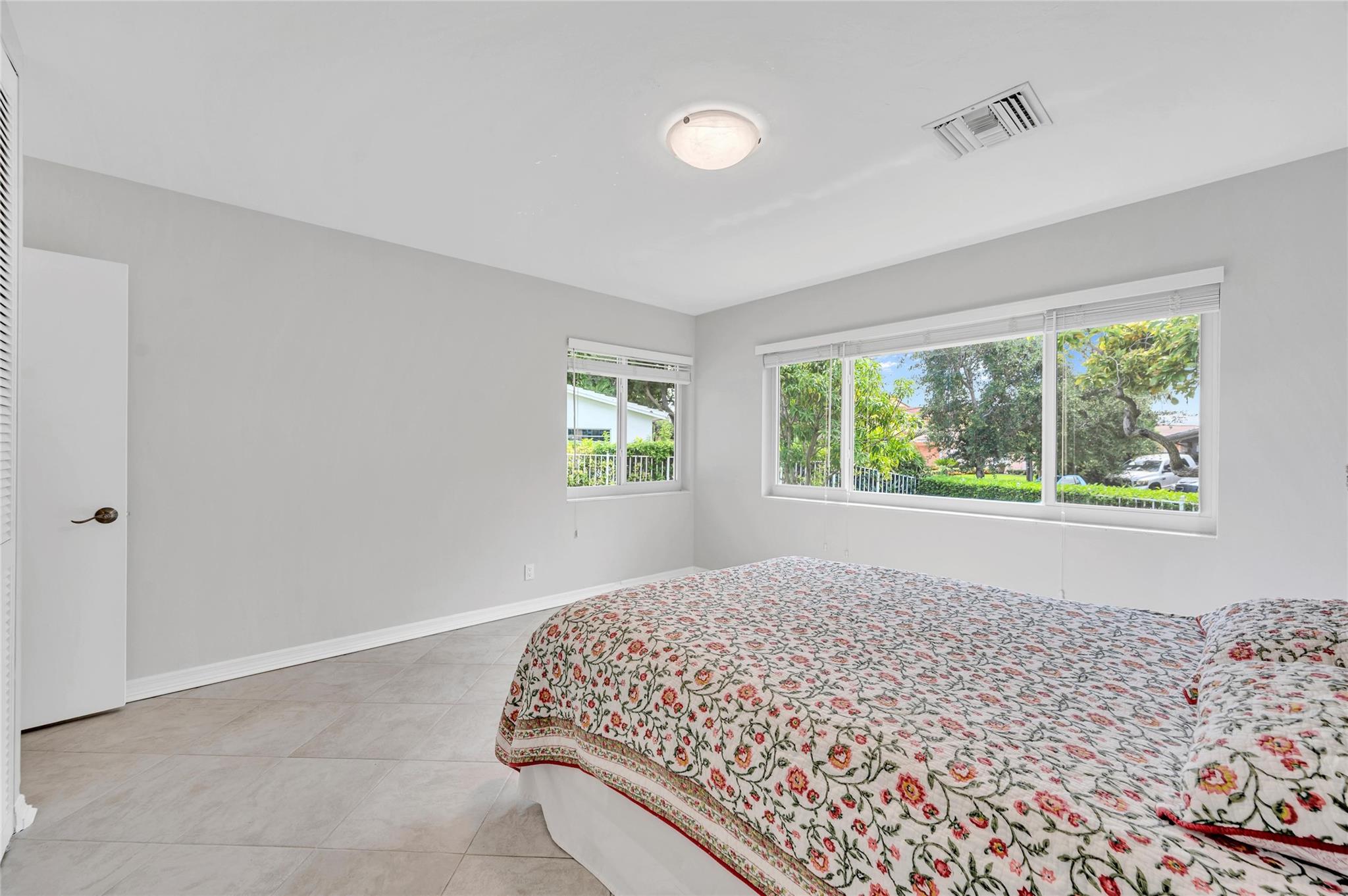 2100 Manatee Dr Property Photo 27