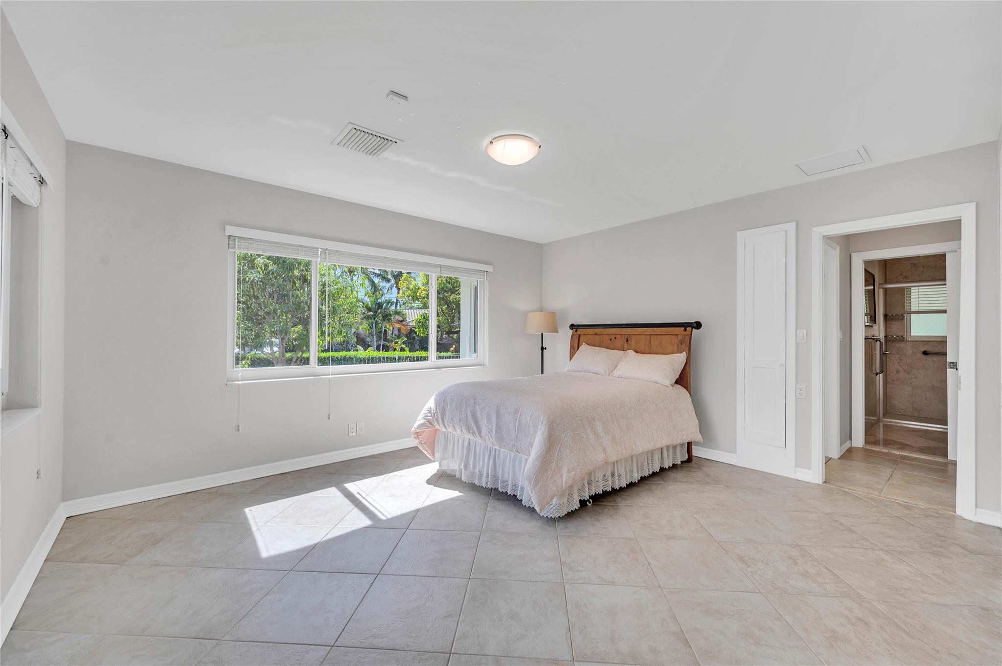 2100 Manatee Dr Property Photo 32