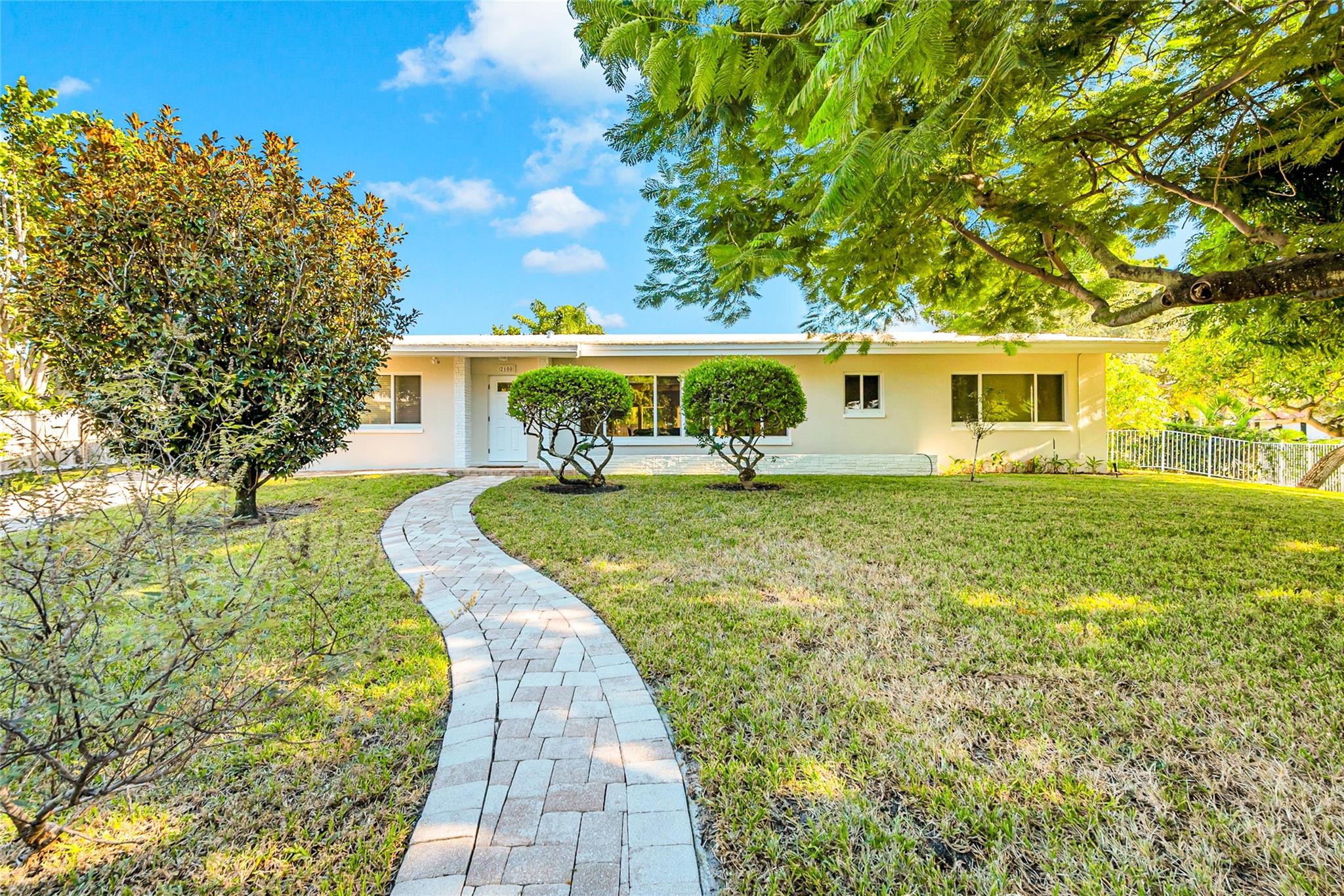 2100 Manatee Dr Property Photo 43