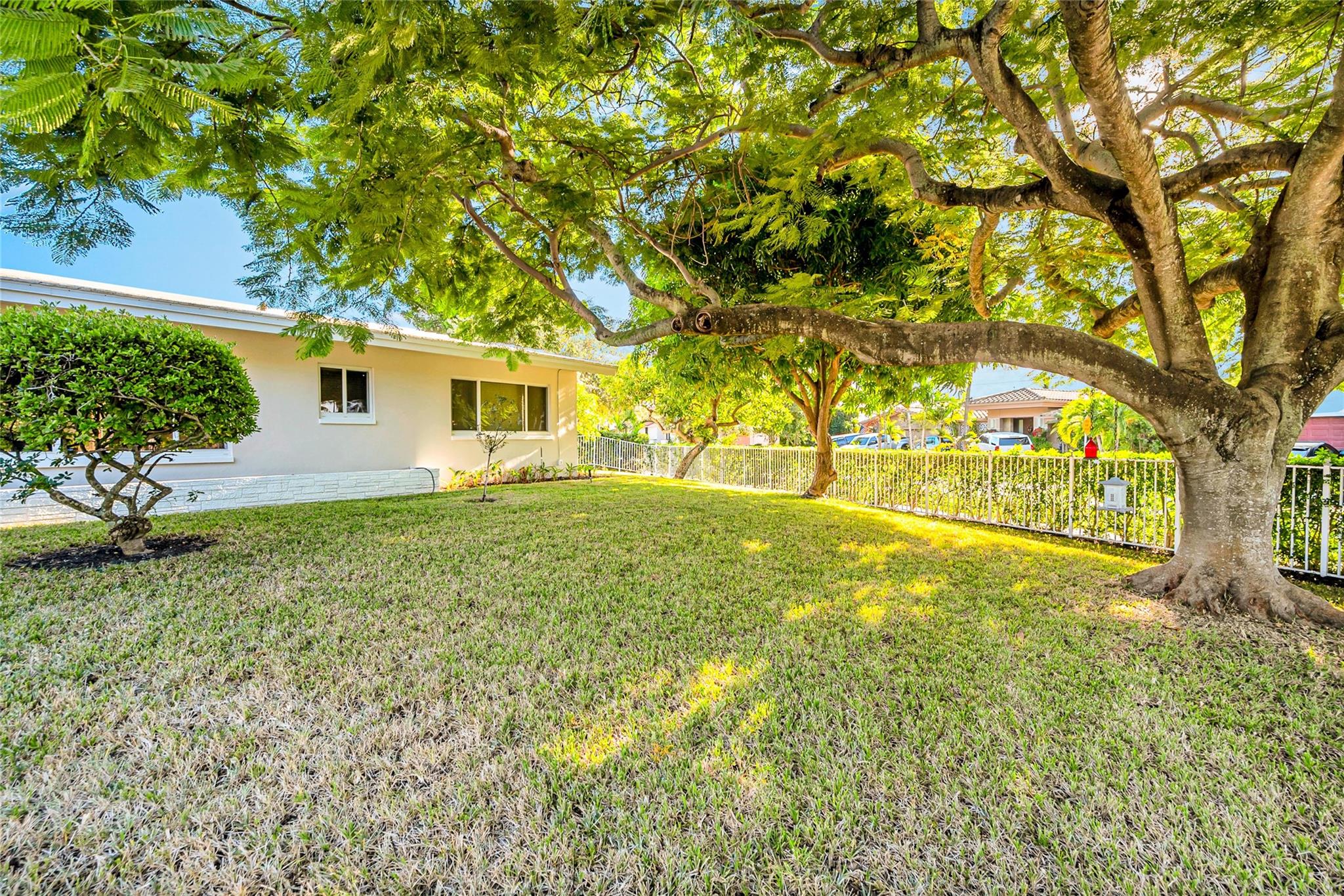 2100 Manatee Dr Property Photo 44