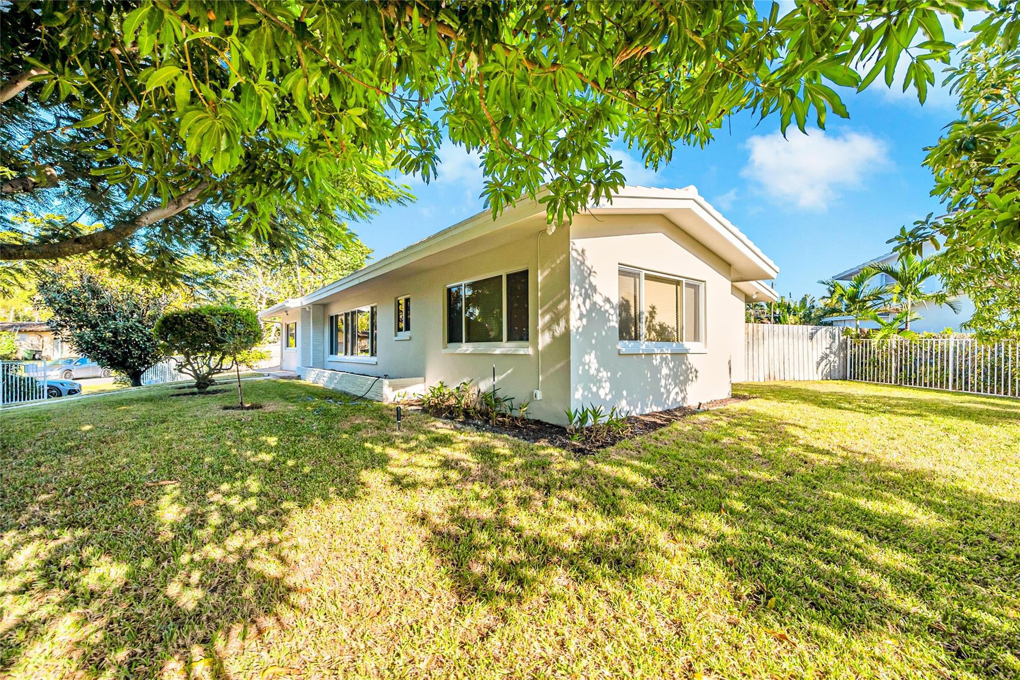 2100 Manatee Dr Property Photo 46