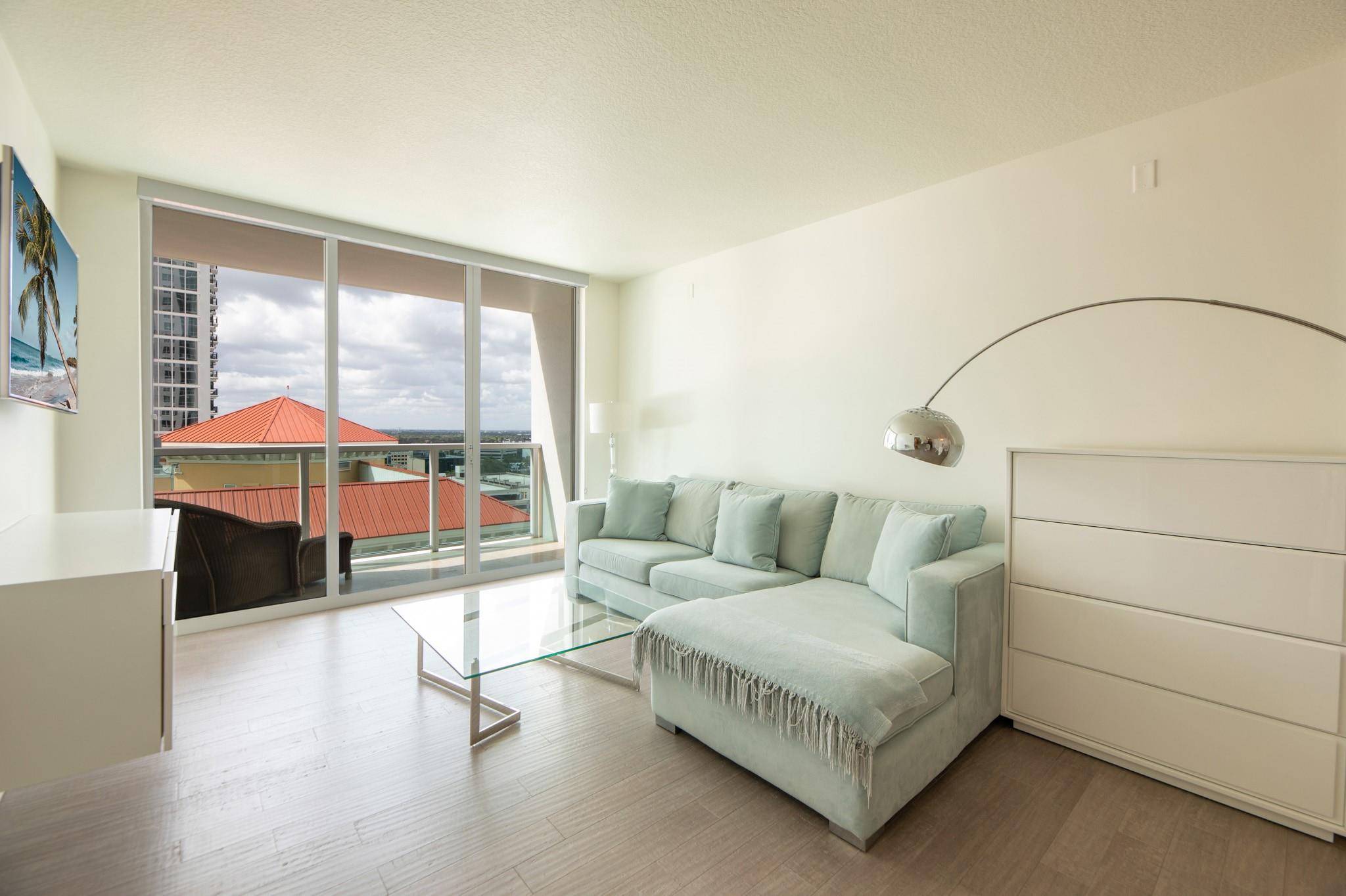 350 Se 2nd St 1680 Property Photo 4