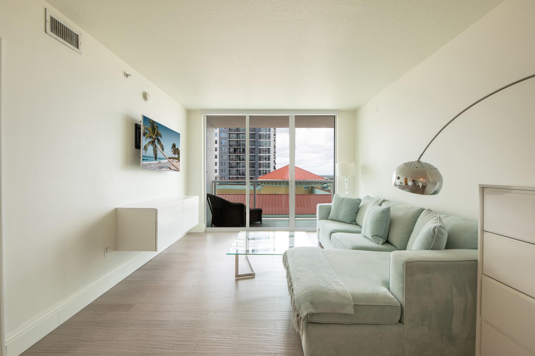 350 Se 2nd St 1680 Property Photo 5