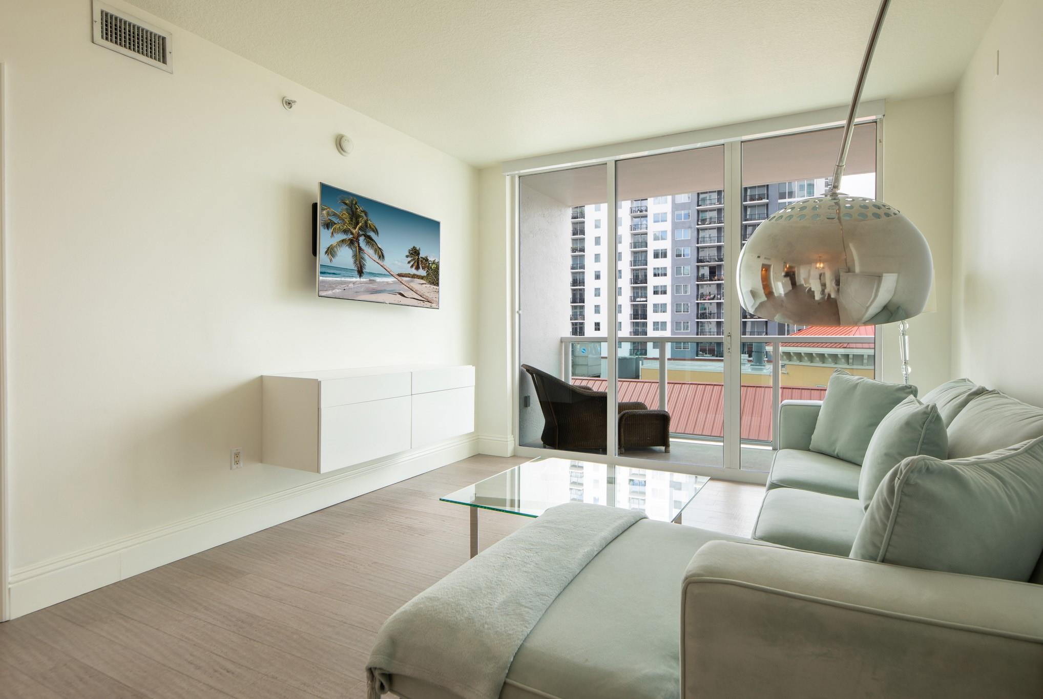 350 Se 2nd St 1680 Property Photo 6