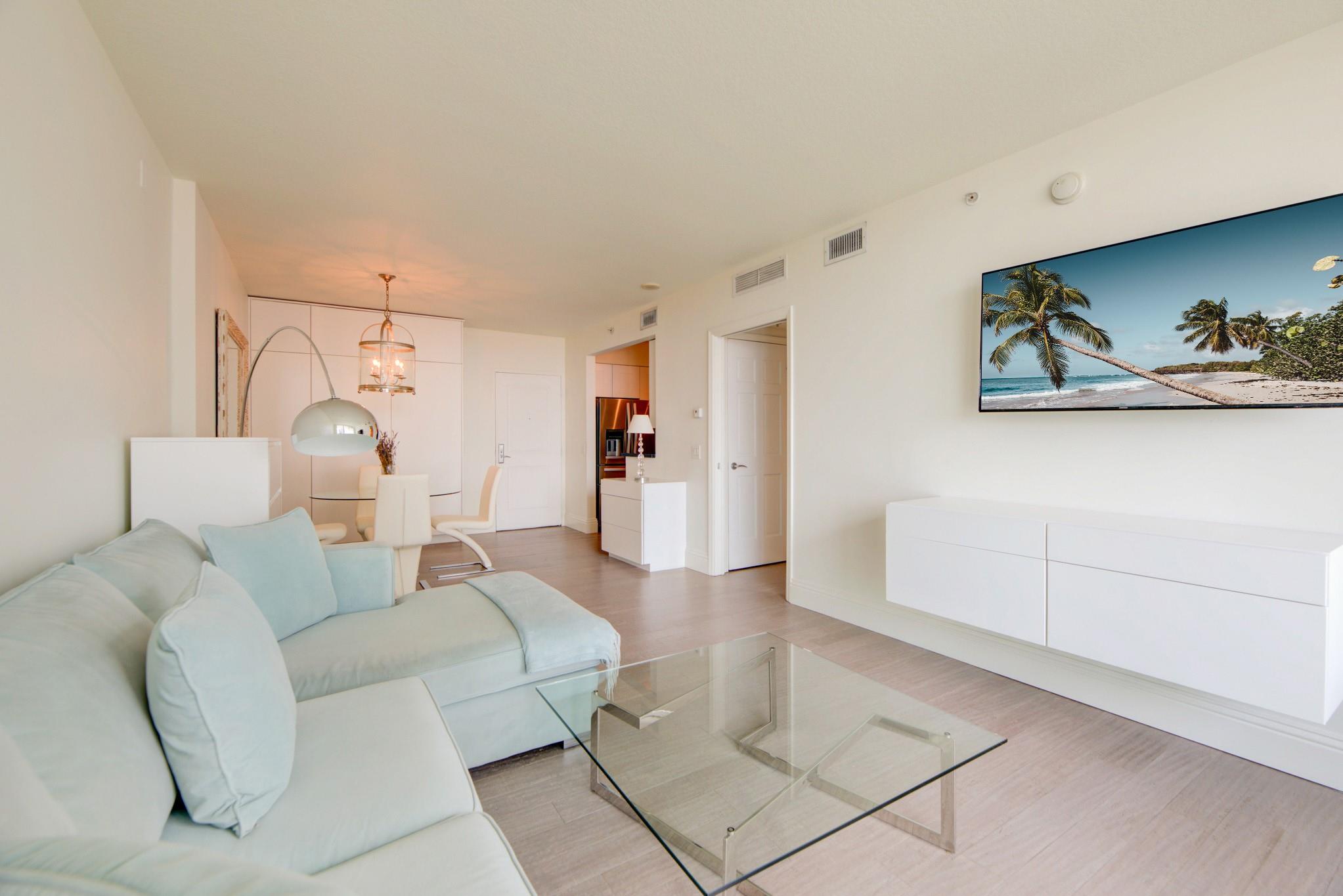 350 Se 2nd St 1680 Property Photo 8