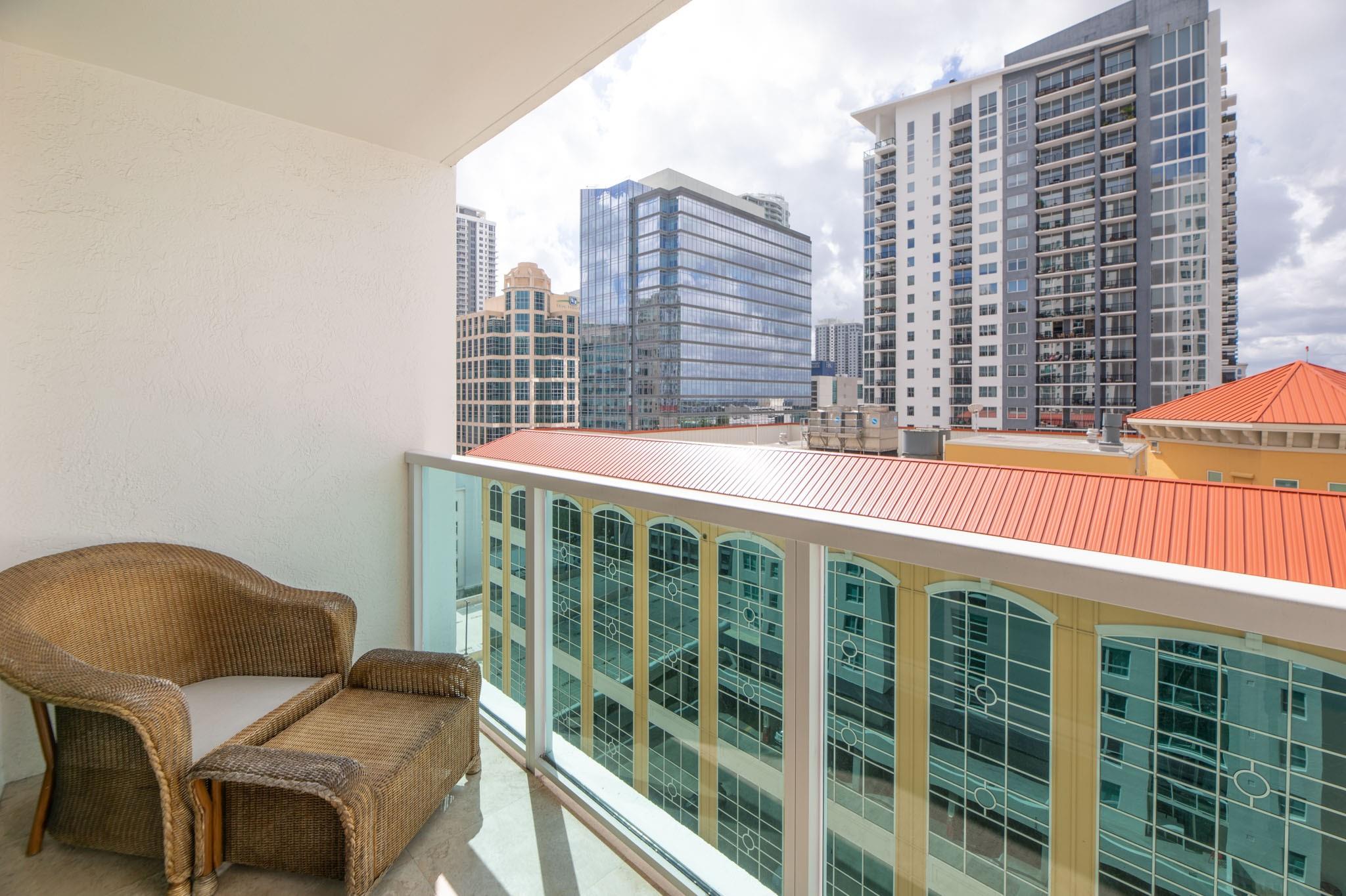 350 Se 2nd St 1680 Property Photo 22