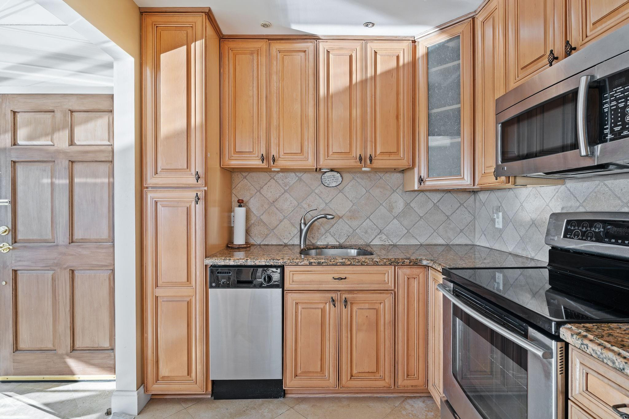 1839 Middle River Drive 503 Property Photo 6