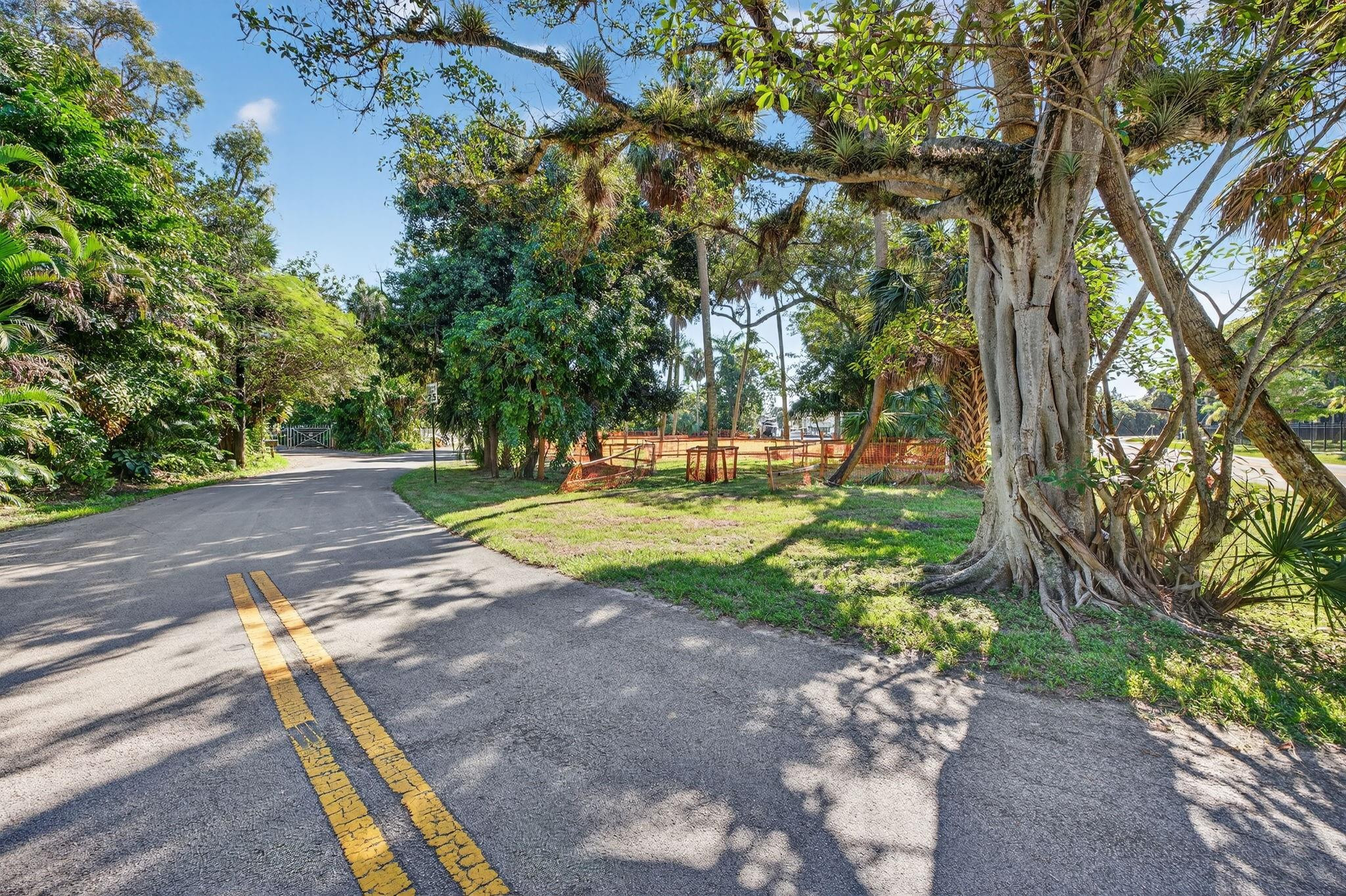 2500 Riverland Road Property Photo 9