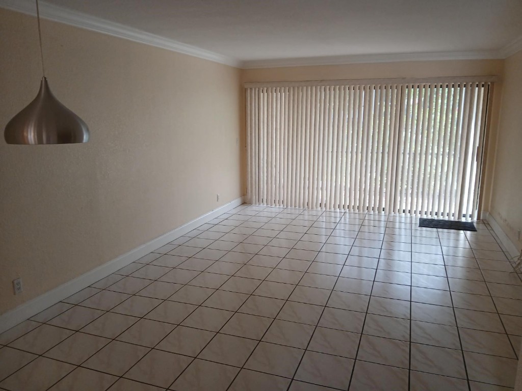 2339 Sw 15 Street 19 Property Photo 6