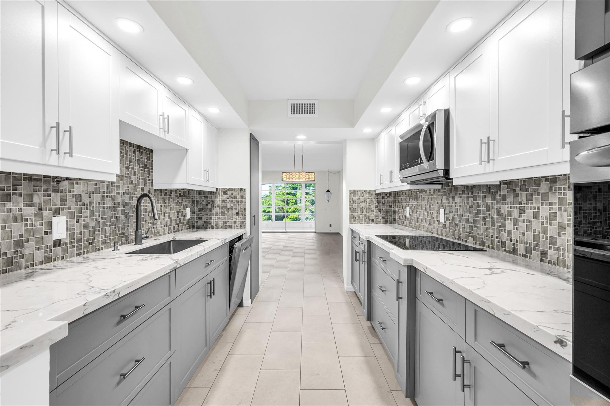 1703 Andros Isle G4 Property Photo 1