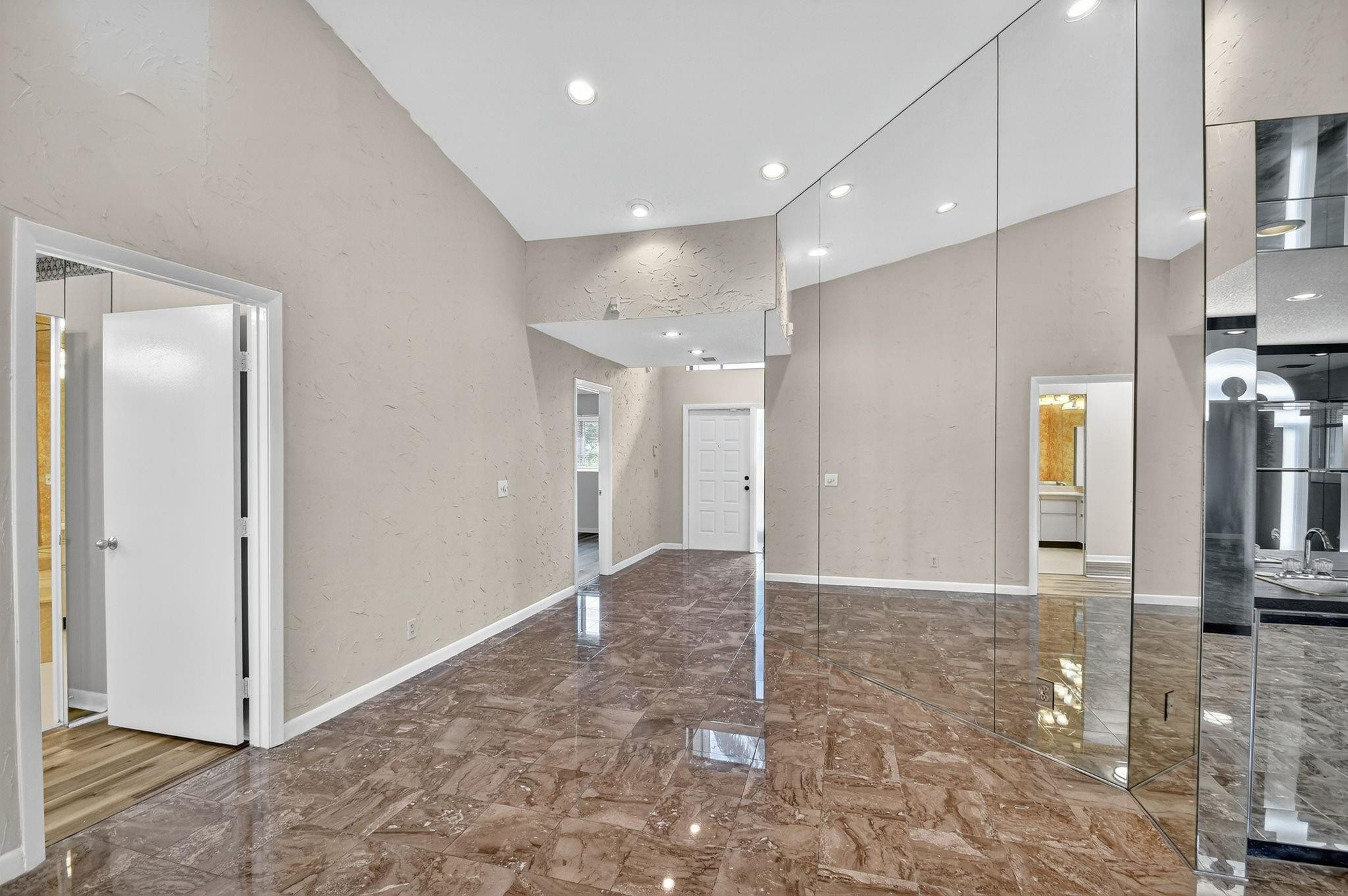 6869 Fountains Circle 6869 Property Photo 10