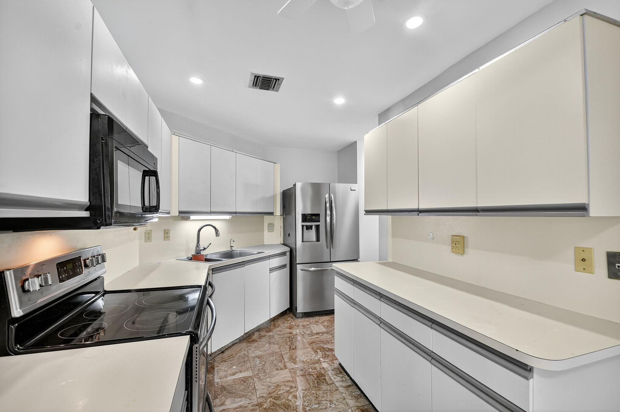 6869 Fountains Circle 6869 Property Photo 15
