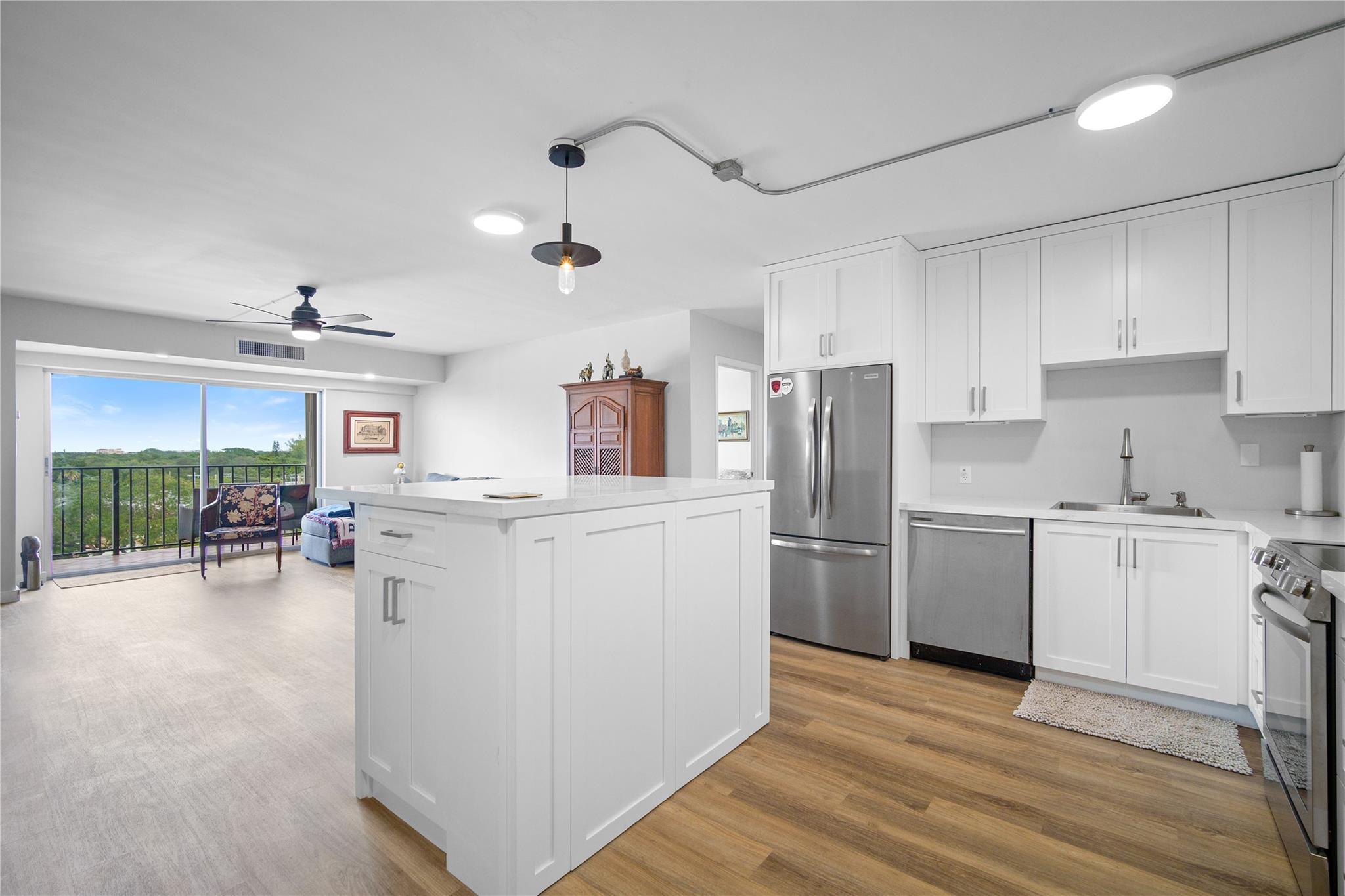 1625 SE 10th Ave 606 Property Photo 1