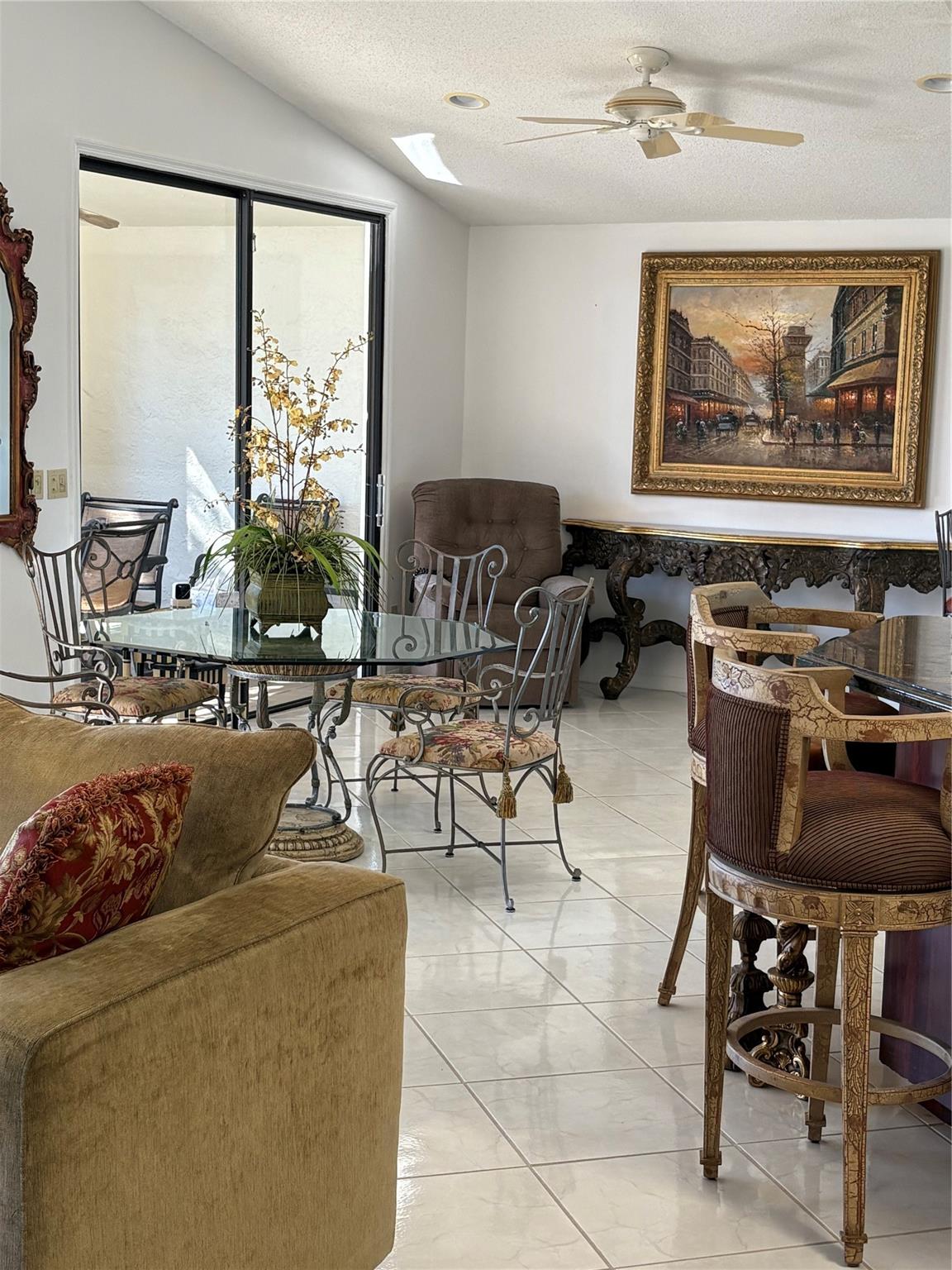 7744 Dundee Ln Property Photo 3