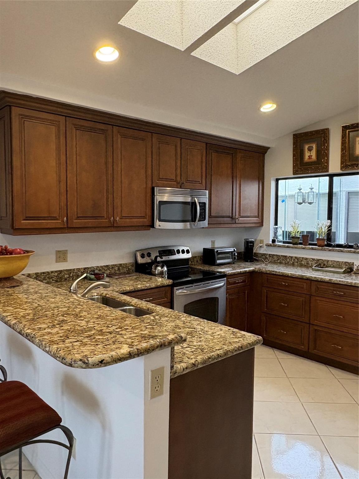 7744 Dundee Ln Property Photo 6