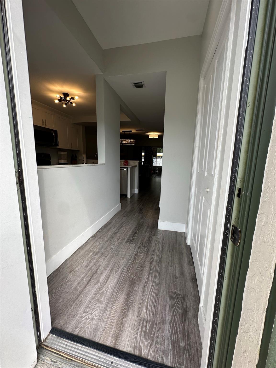 4912 Sw 31st Ter Property Photo 4