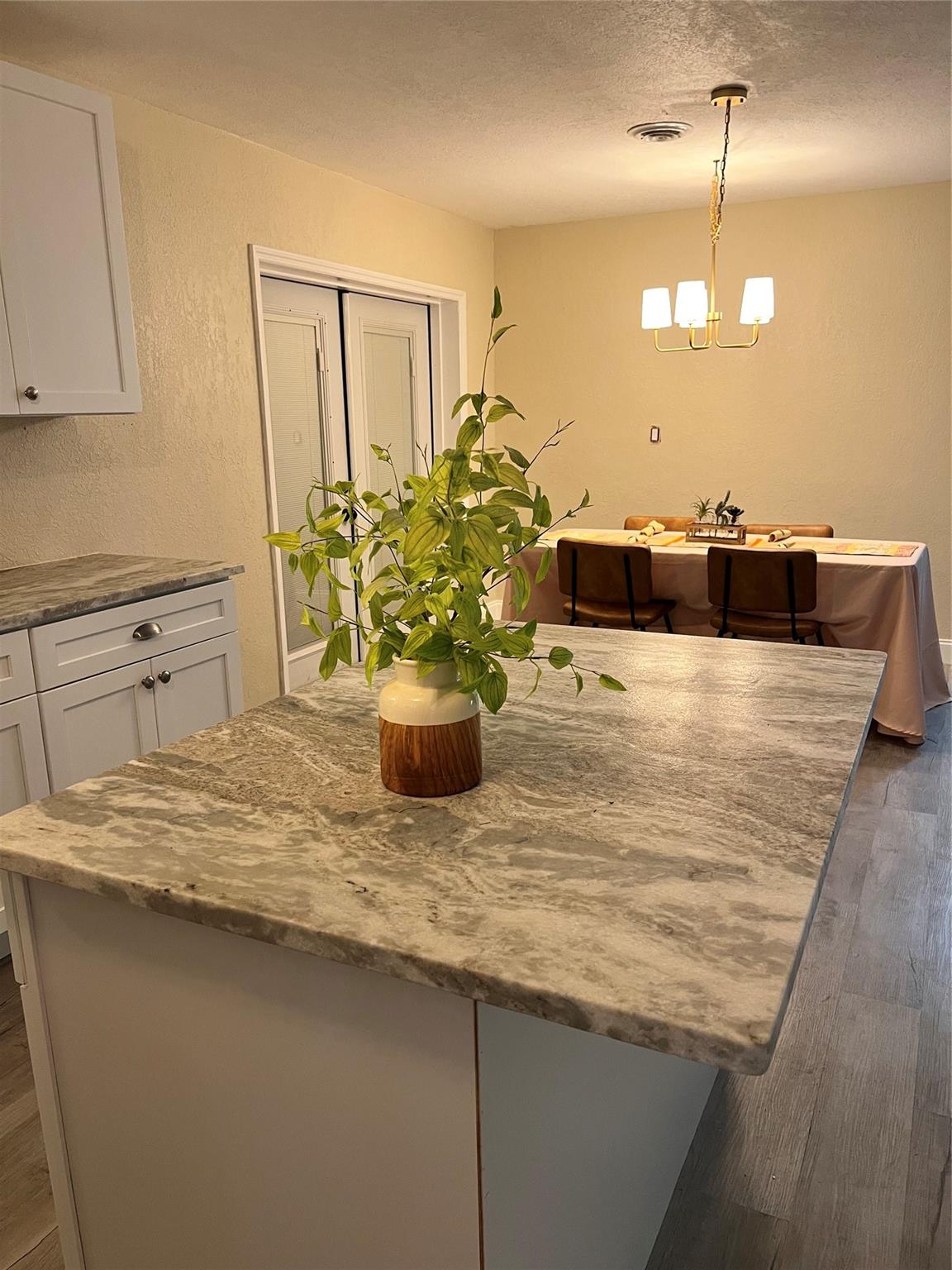 1858 Se Lake Weir Ave Property Photo 4