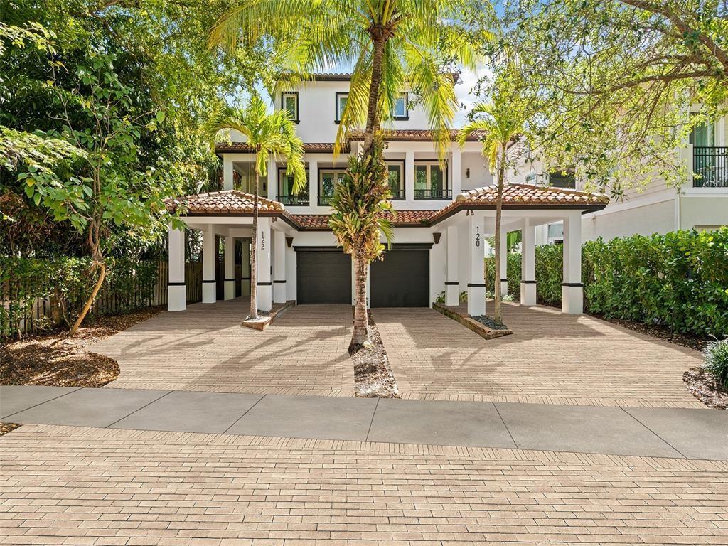 122 NE 16th Ter Property Photo 1