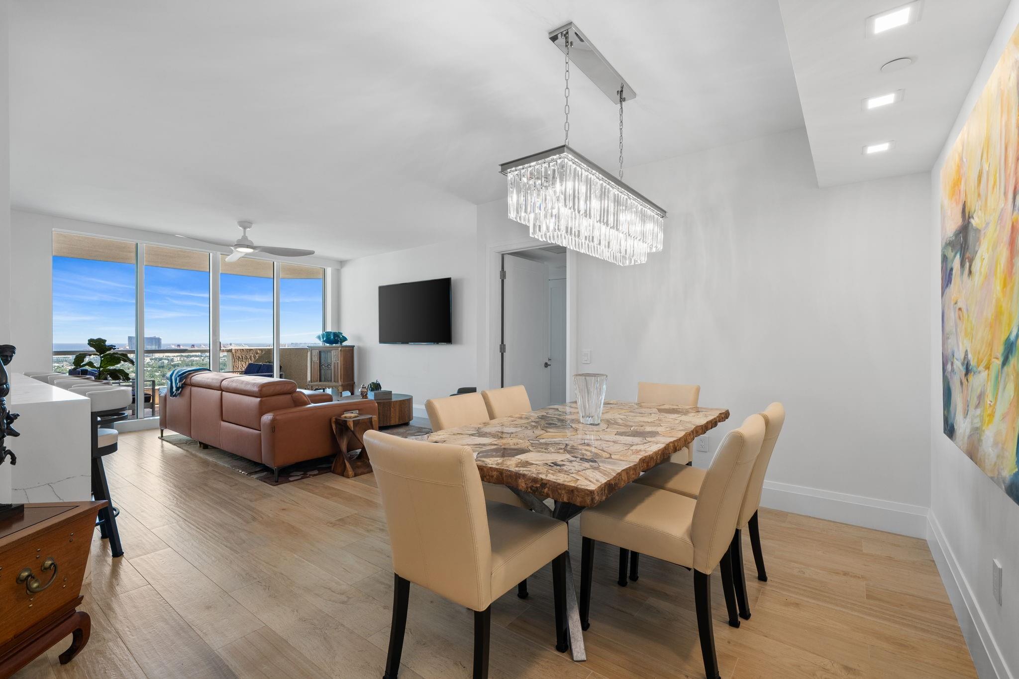 411 N New River Dr 2805 Property Photo 3