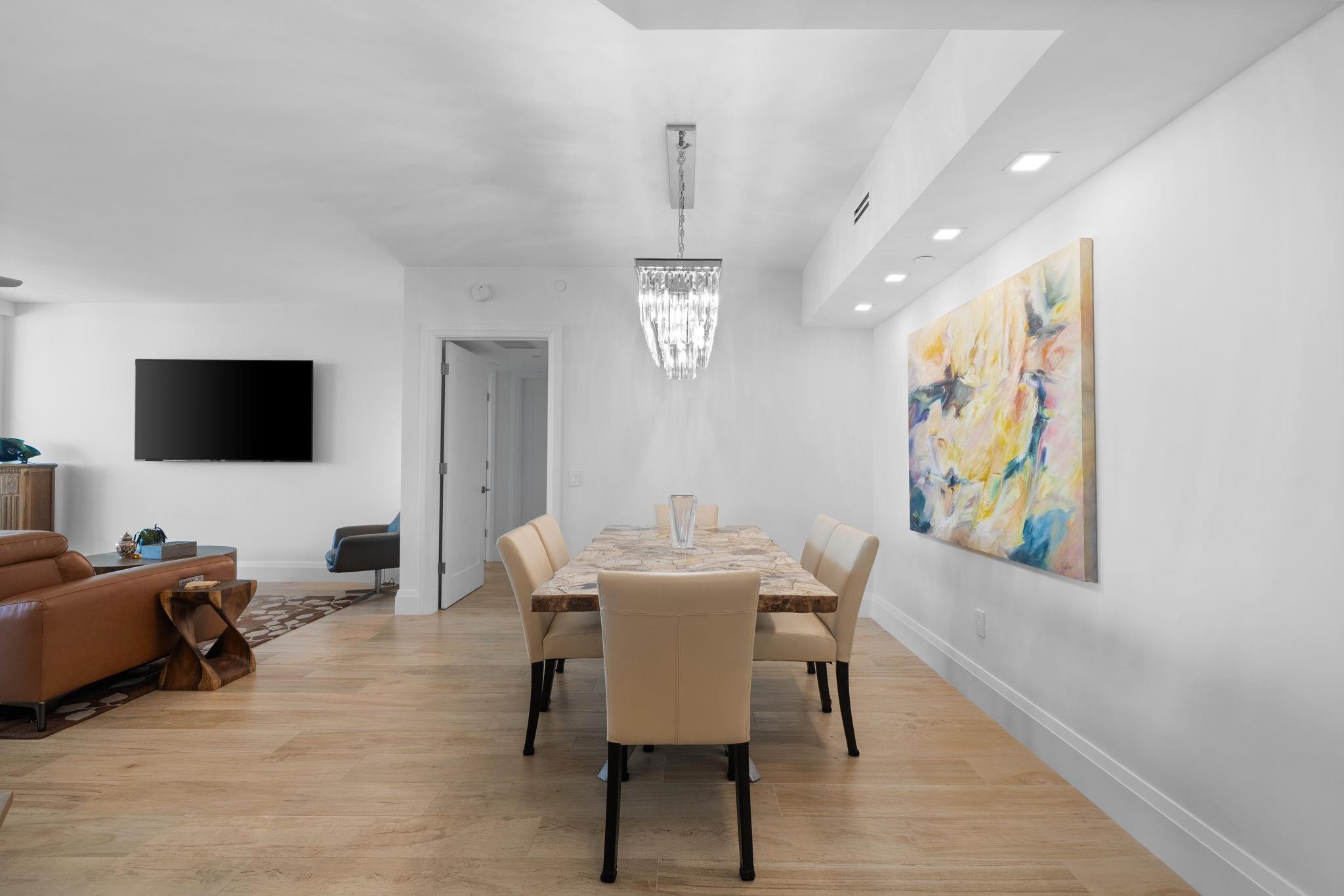 411 N New River Dr 2805 Property Photo 6