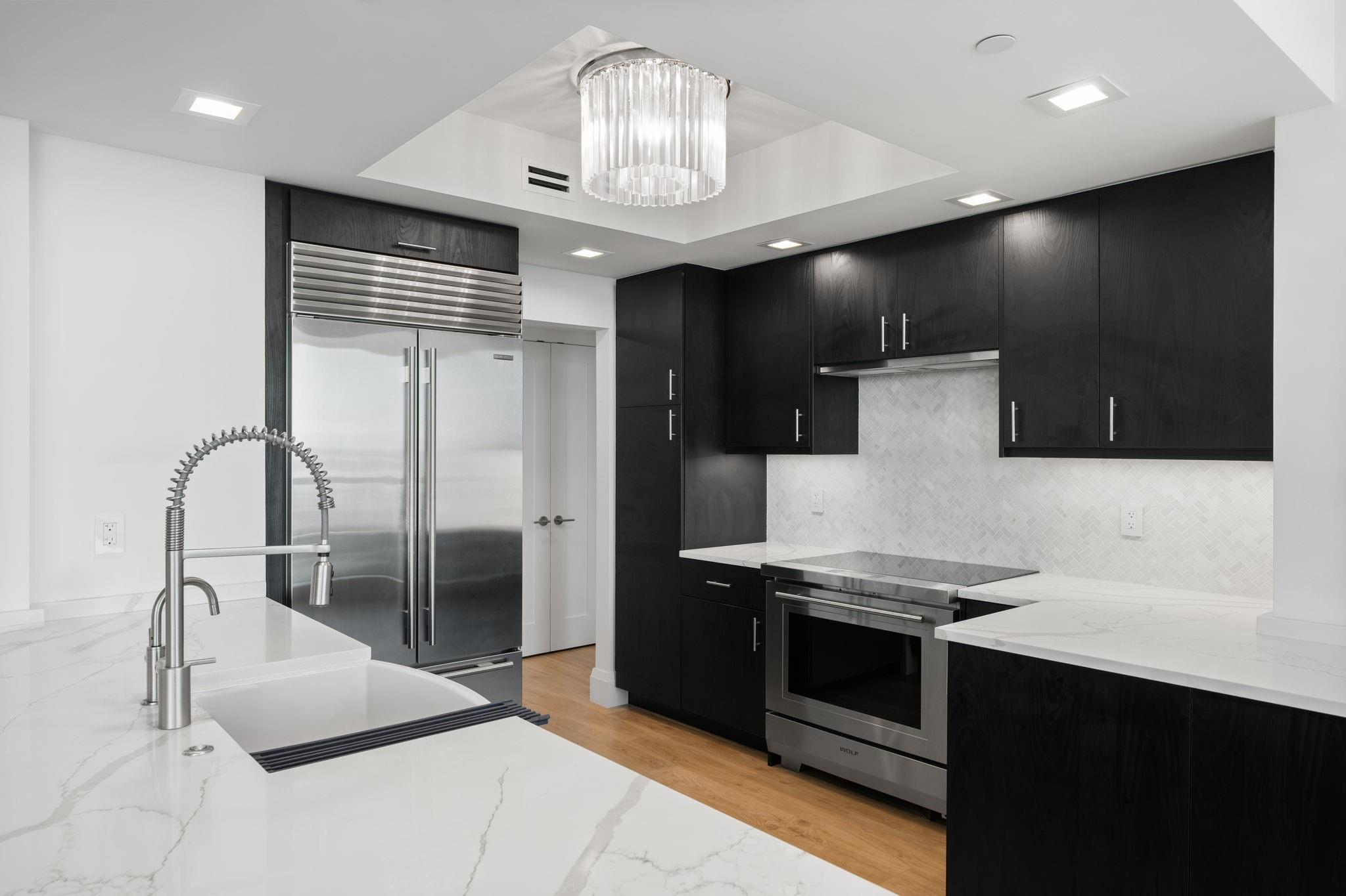 411 N New River Dr 2805 Property Photo 9