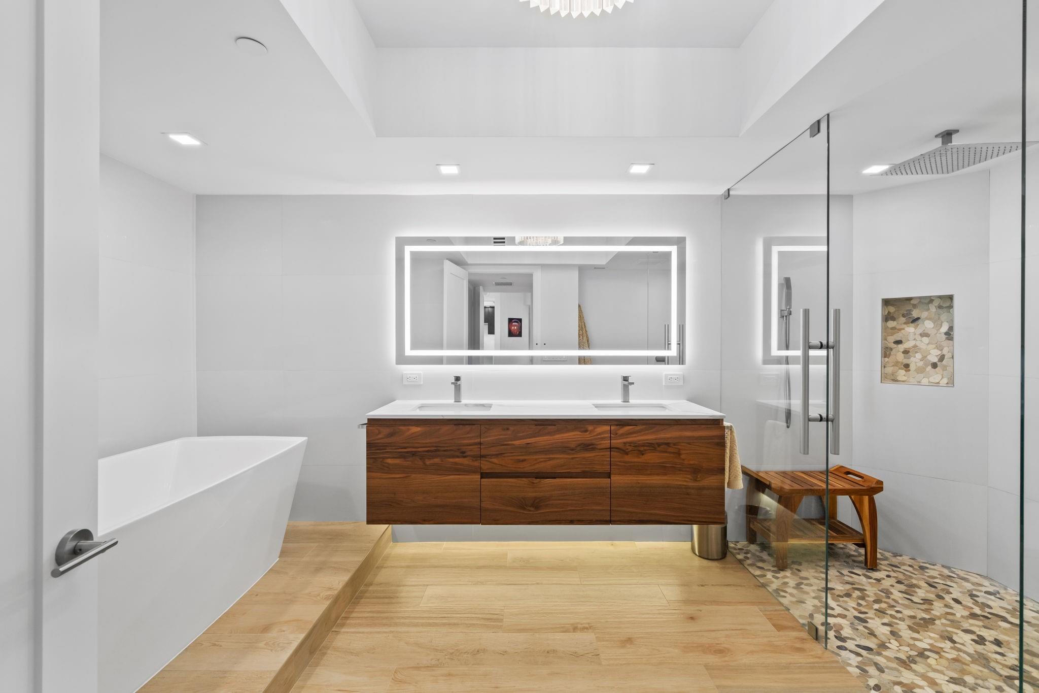 411 N New River Dr 2805 Property Photo 13