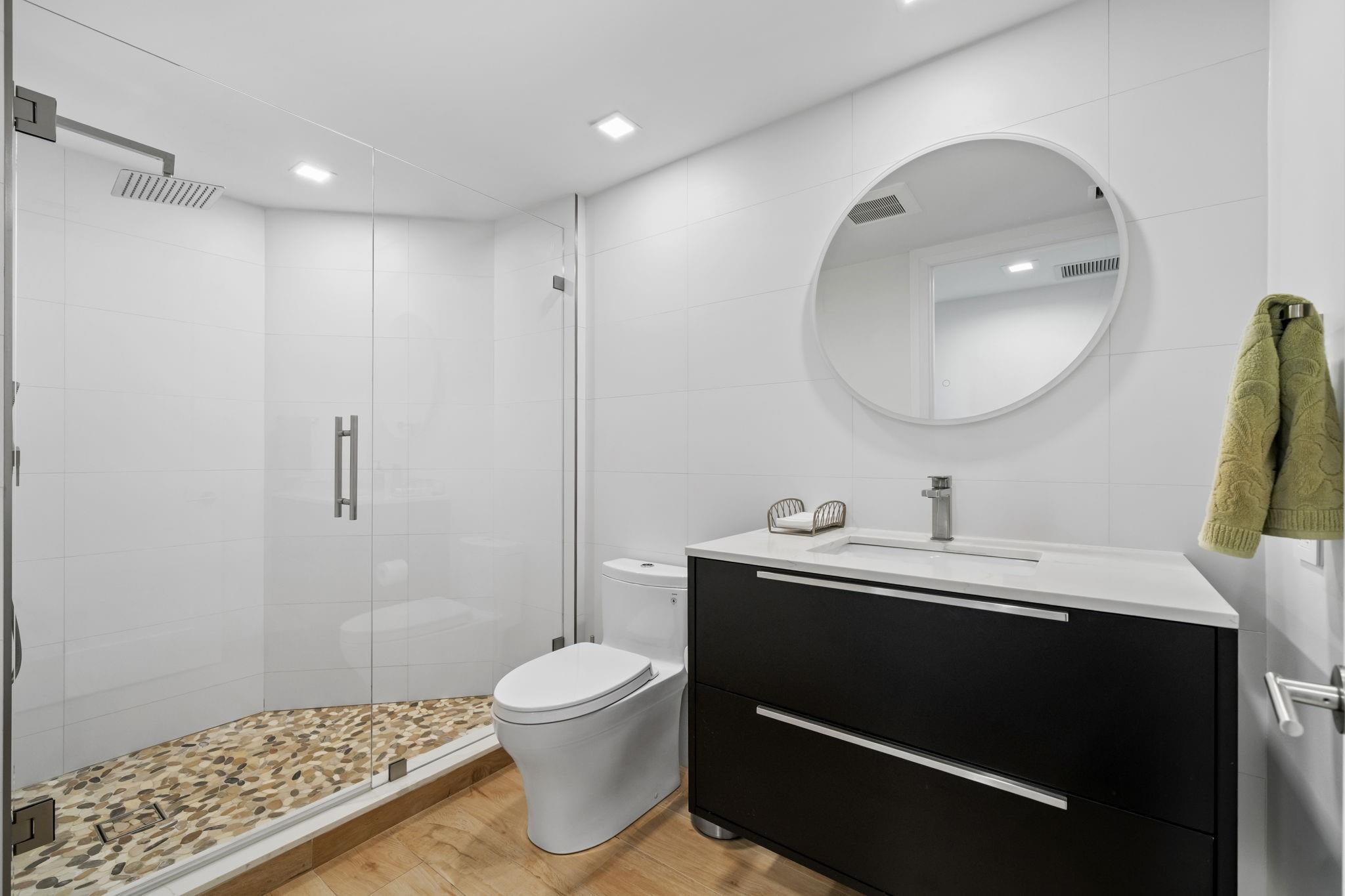 411 N New River Dr 2805 Property Photo 18