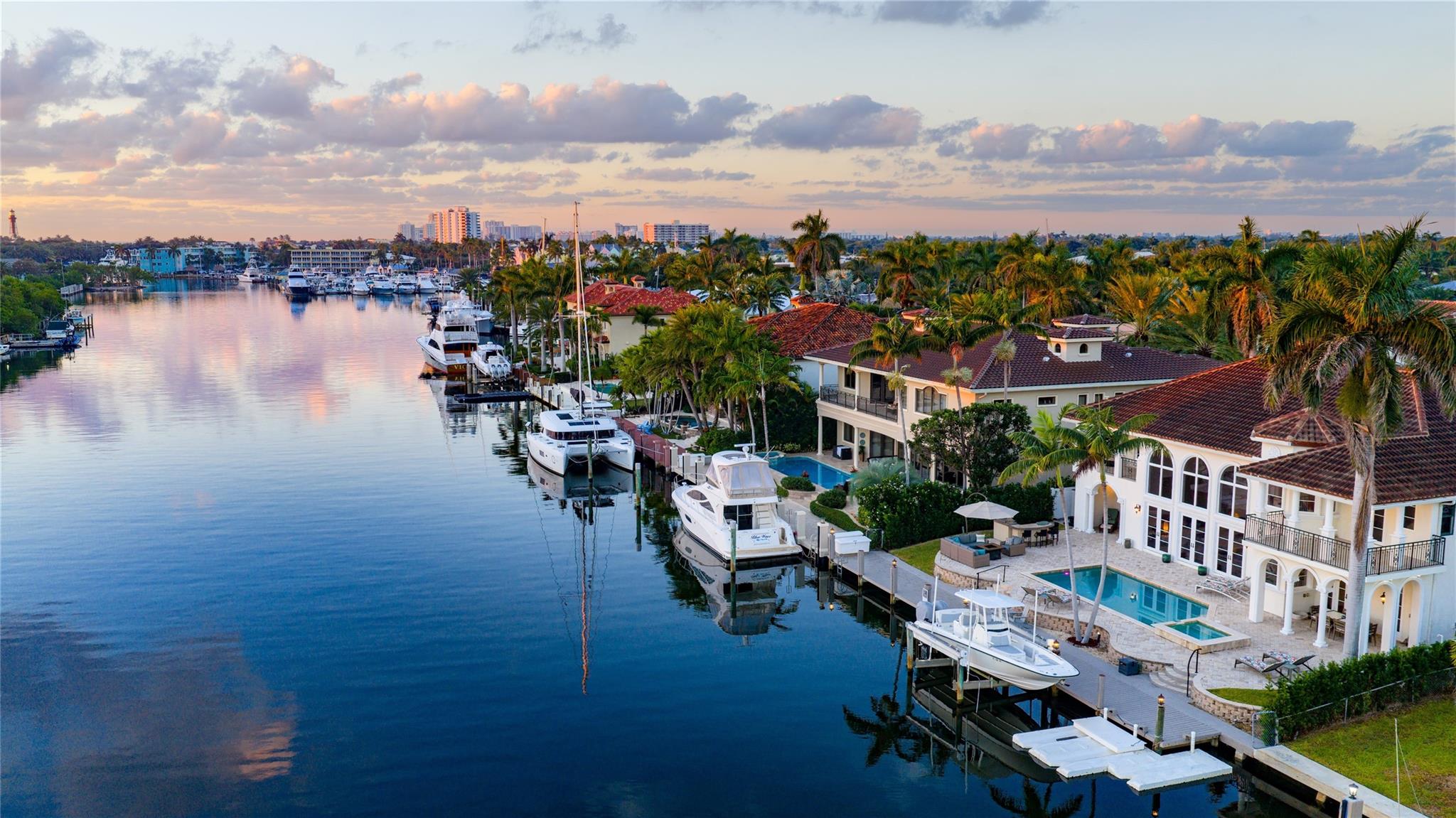 2833 Ne 32nd St Property Photo 1