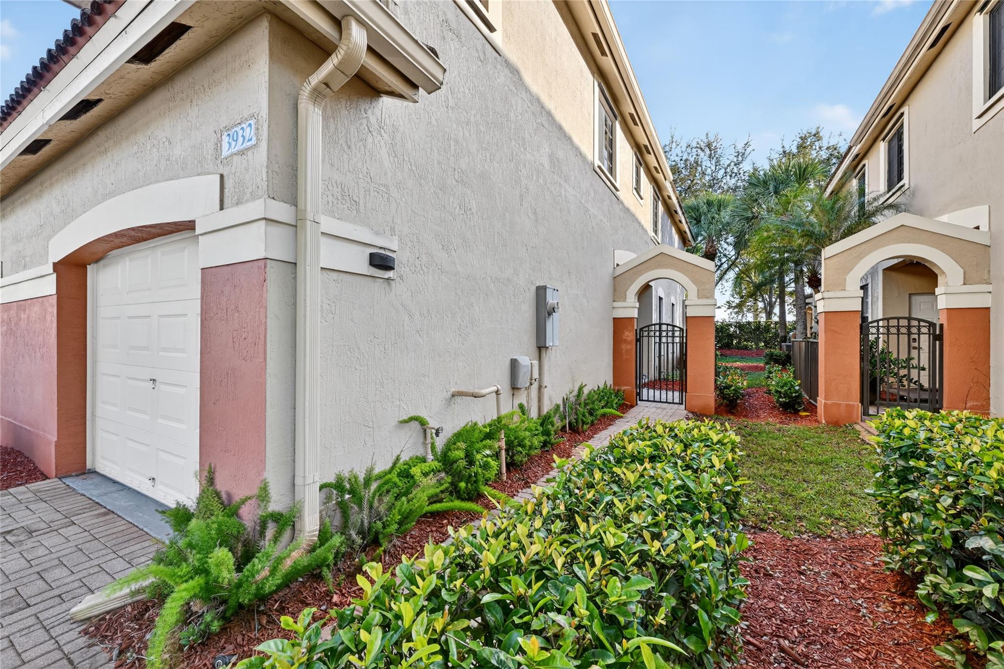 3932 Mango Dr Property Photo 2