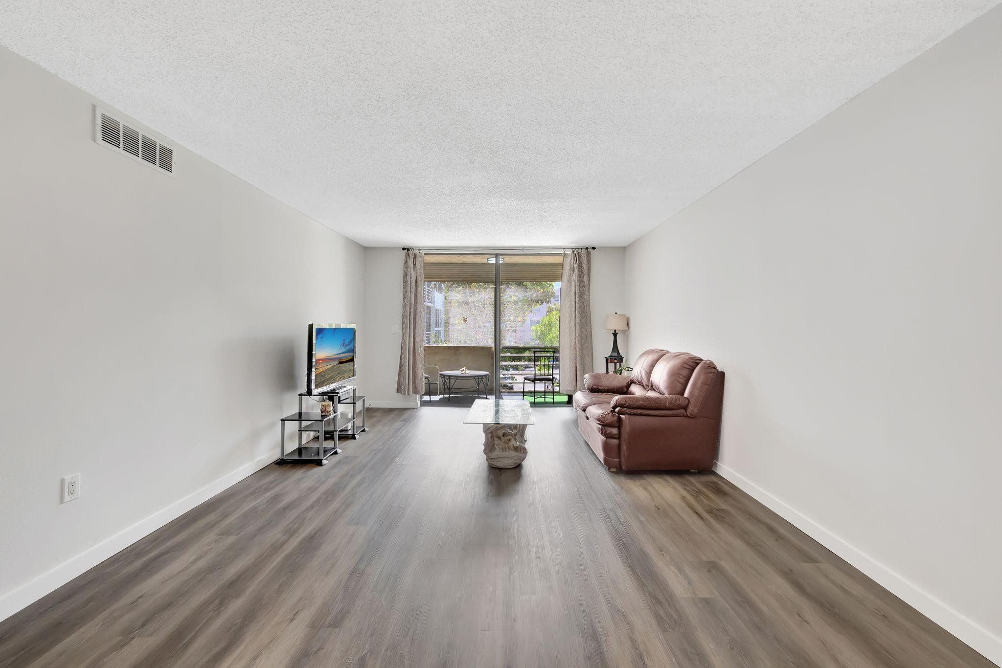 2800 Somerset Drive 218j Property Photo 10