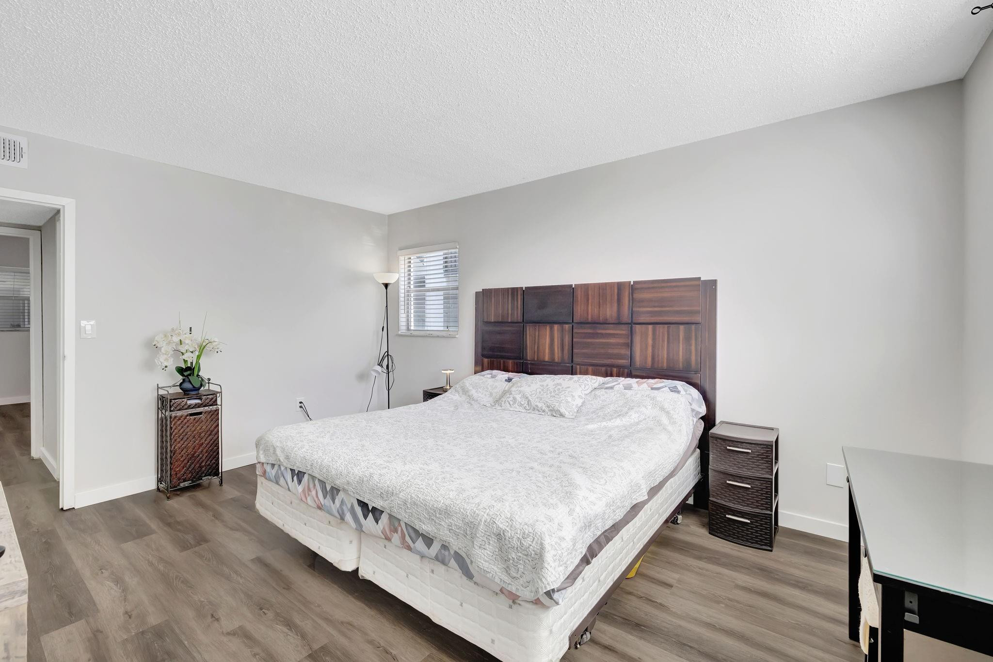 2800 Somerset Drive 218j Property Photo 21