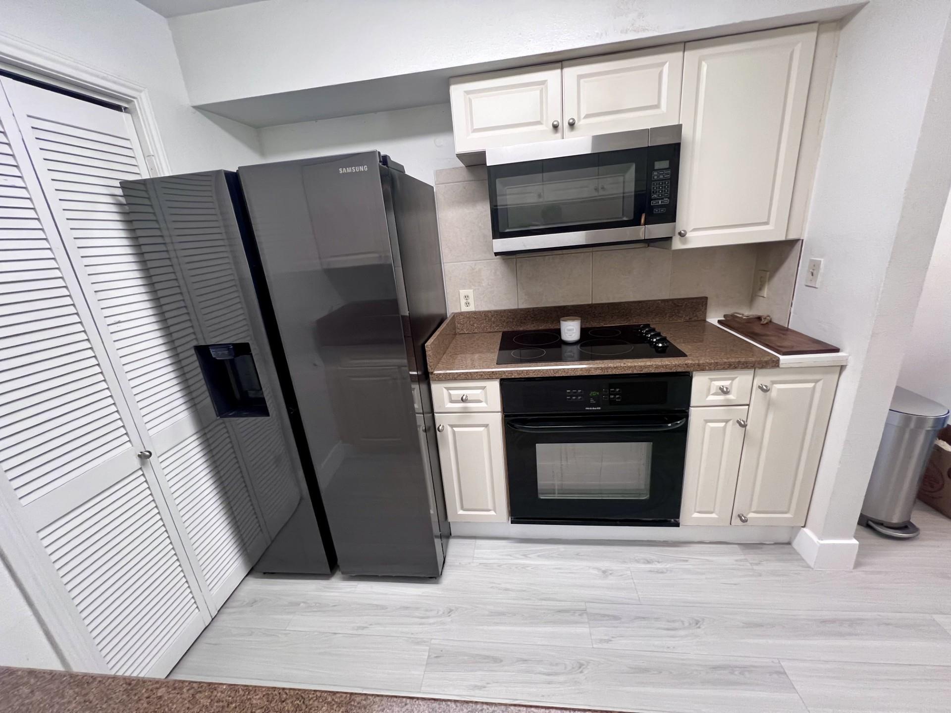 2400 NW 33rd St 1108 Property Photo 1