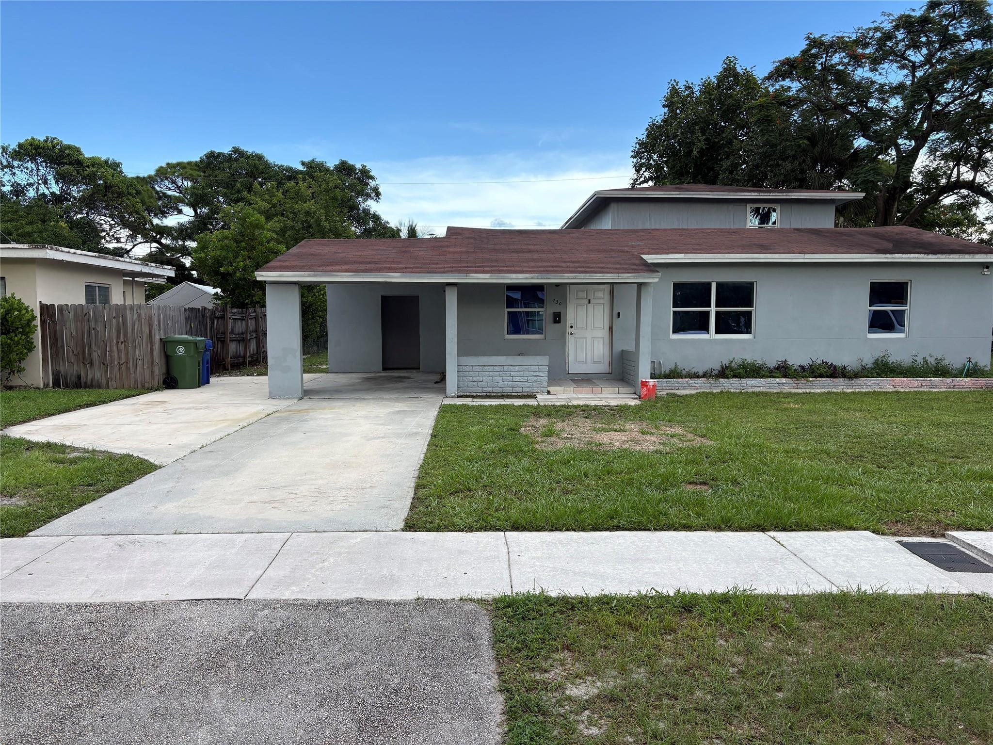 730 Arizona Avenue Property Photo 1
