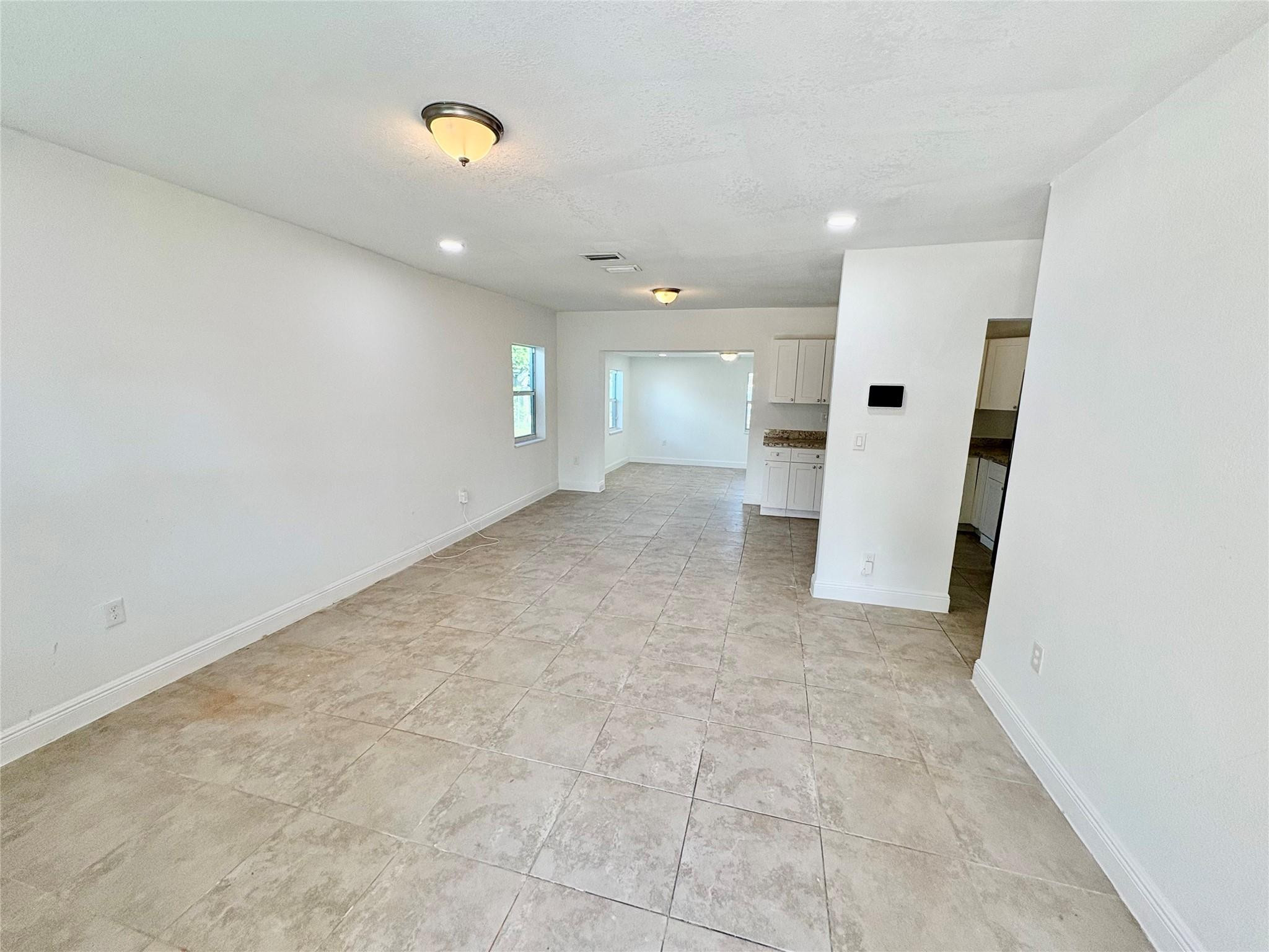 730 Arizona Avenue Property Photo 2