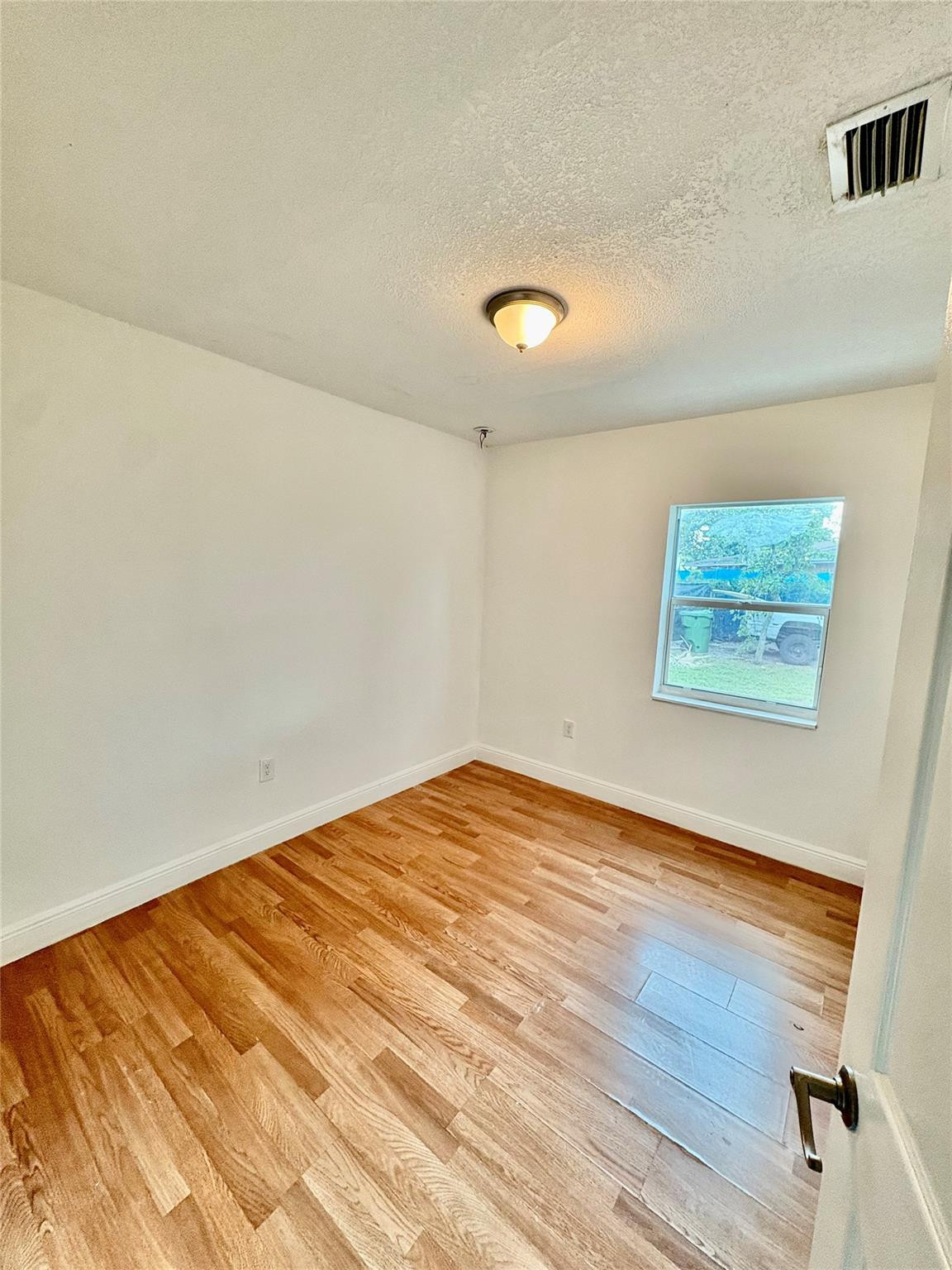 730 Arizona Avenue Property Photo 11