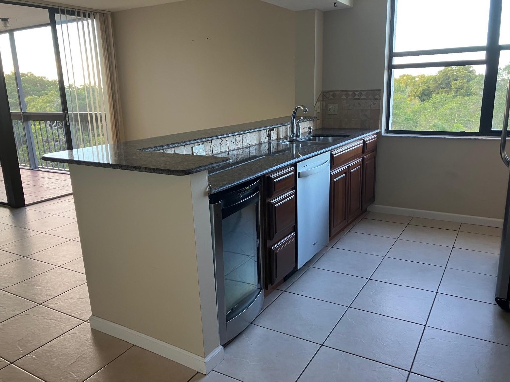 950 Lavers Circle F-511 Property Photo 7