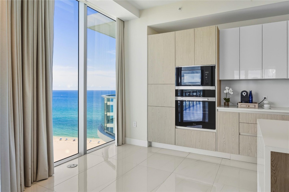 3100 N Ocean Drive Hph6 Property Photo 11