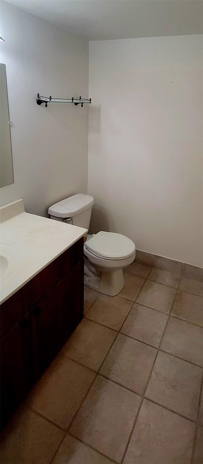 6260 S Falls Cir Drive 206 Property Photo 3